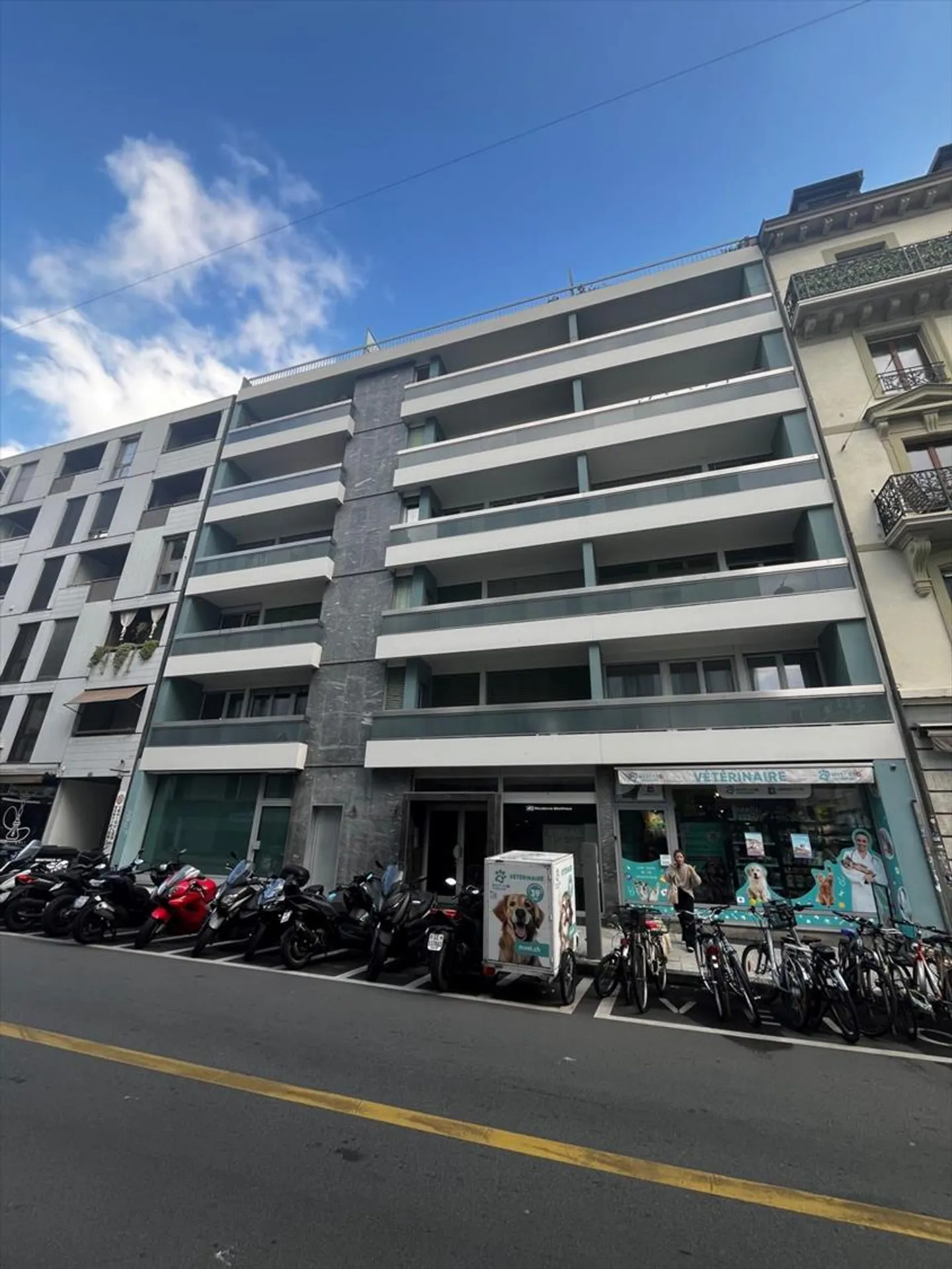 Arcade moderna a Pâquis - Foto 2 di 2