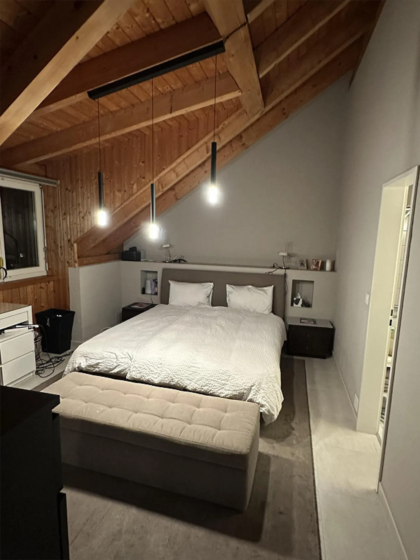 Exclusive 6.5-Room Penthouse Apartment with Stunning Mountain and Lake Views - Photo 3 of 9