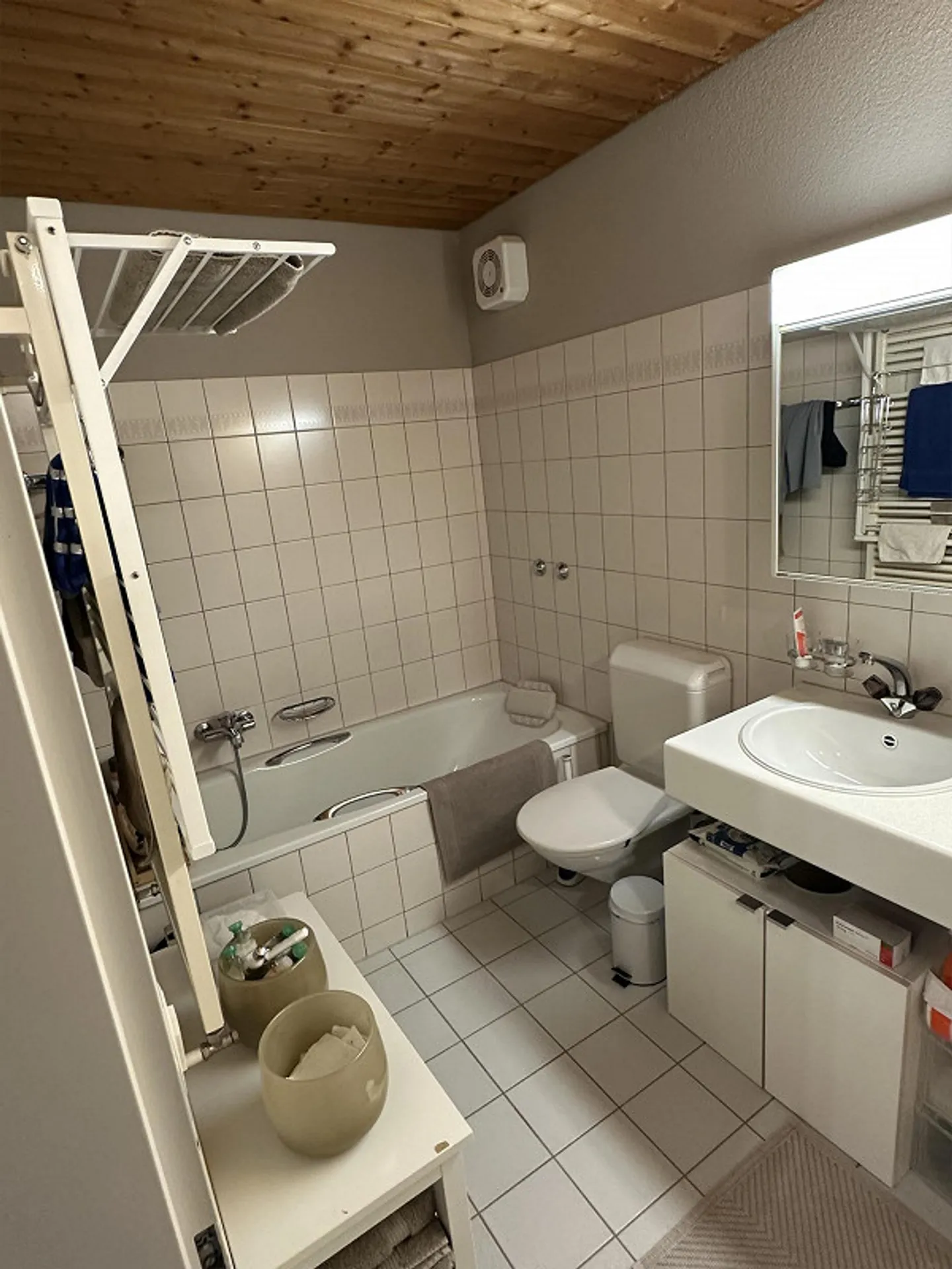 Exclusive 6.5-Room Penthouse Apartment with Stunning Mountain and Lake Views - Photo 4 of 9