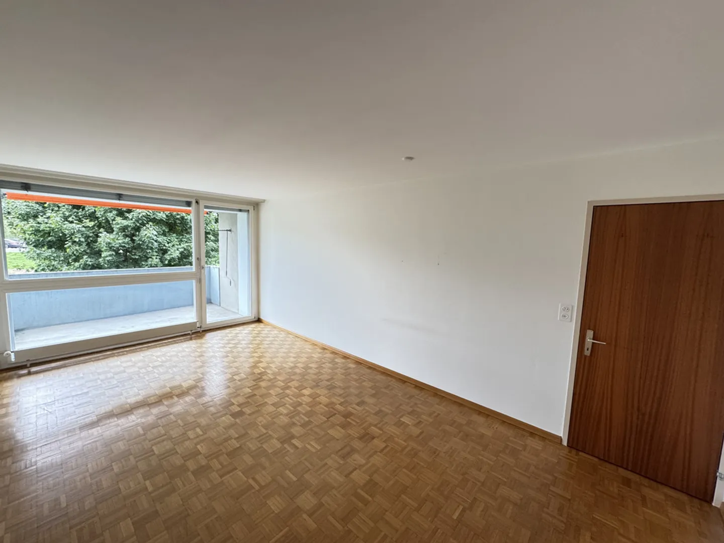Charming Apartment with Garden - Photo 3 of 11