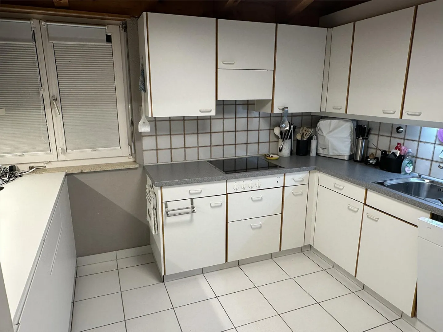 Exclusive 6.5-Room Penthouse Apartment with Stunning Mountain and Lake Views - Photo 5 of 9