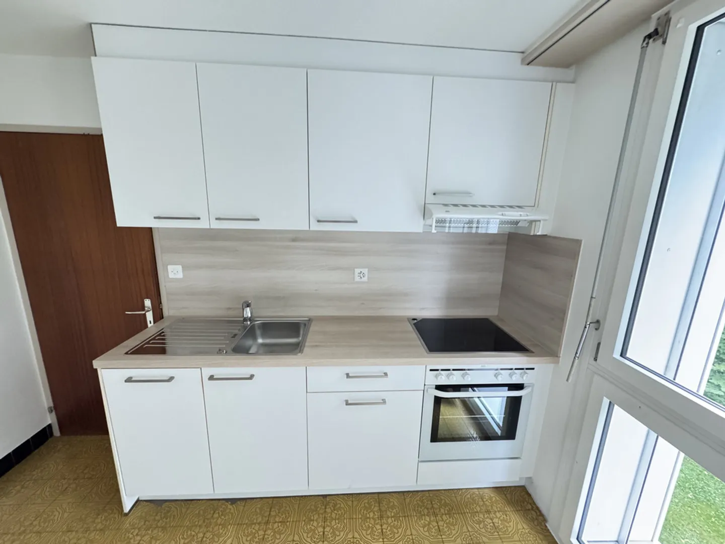 Charming Apartment with Garden - Photo 6 of 11