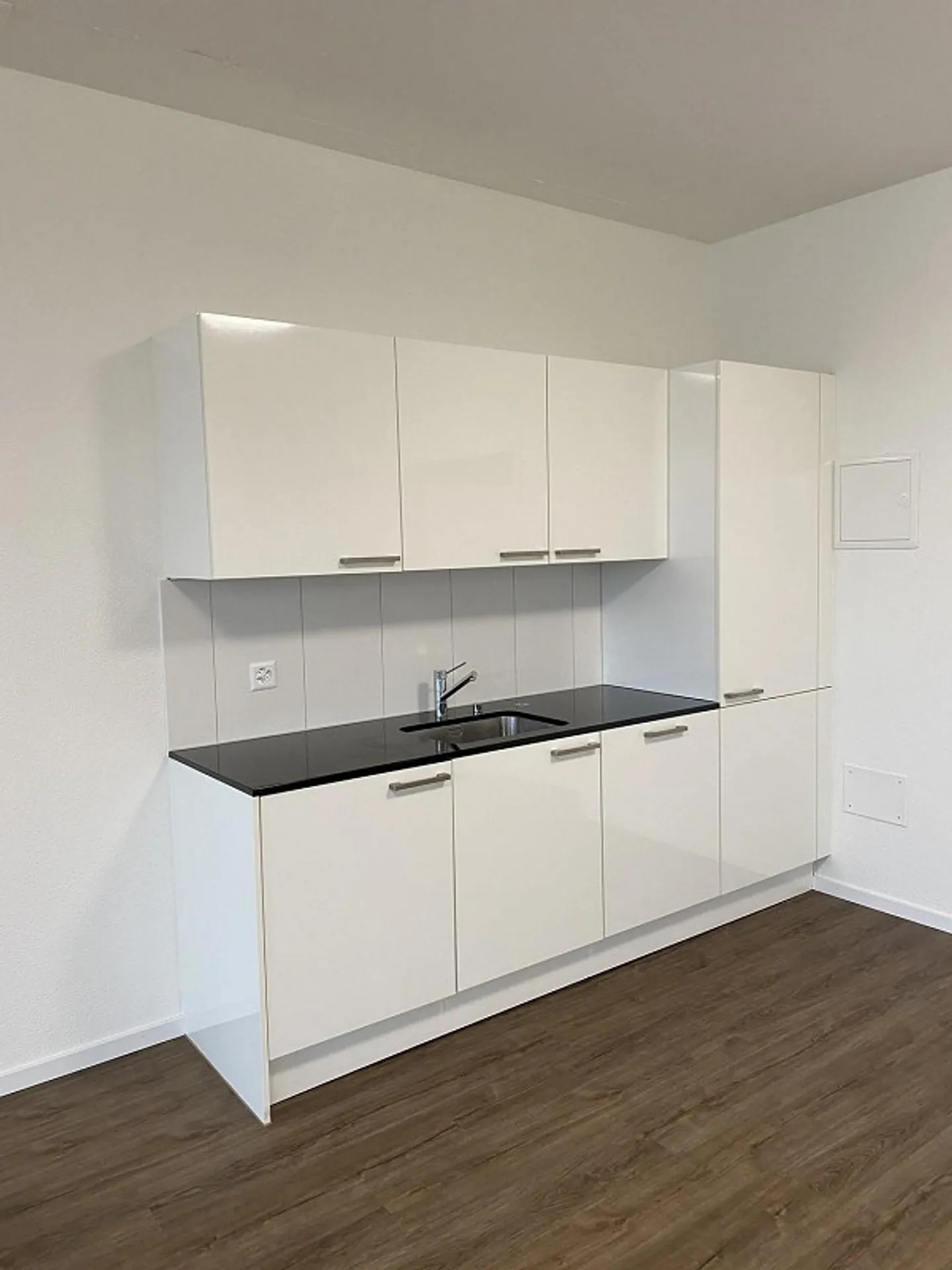 Vielseitige Gewerbefläche in Regensdorf - Foto 3 von 4