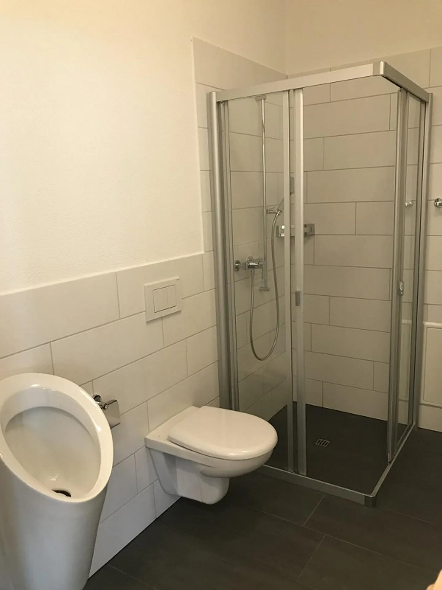 Vielseitige Gewerbefläche in Regensdorf - Foto 4 von 4