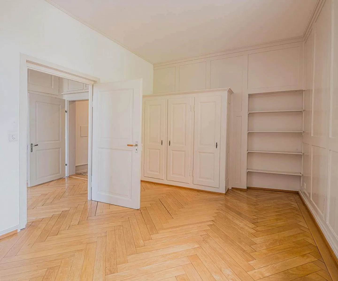 Historical 4.5-Room Apartment in Trüllikon - Photo 6 of 14