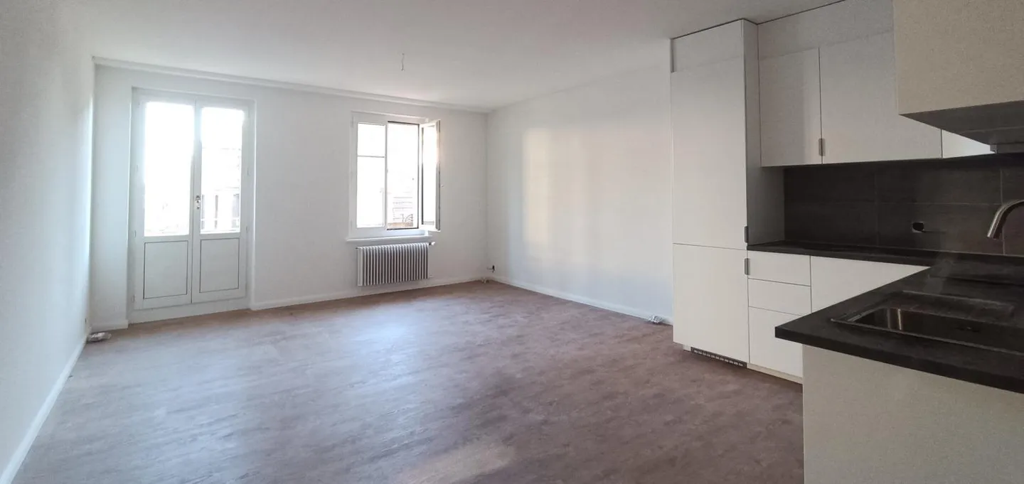 2.5 Room Apartment - Photo 3 of 7
