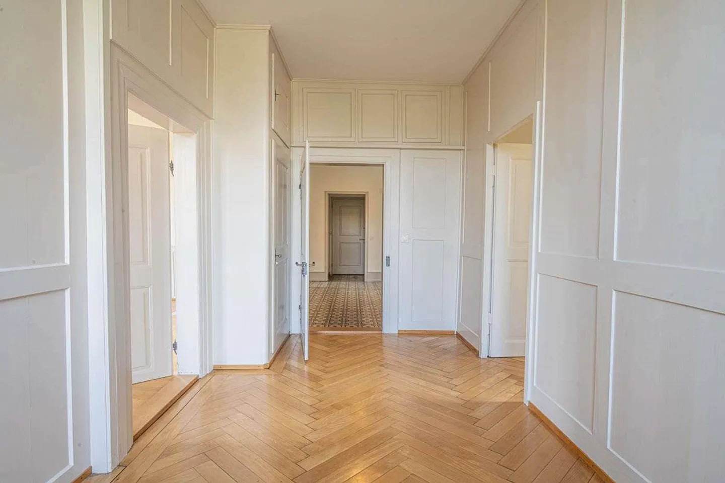 Historical 4.5-Room Apartment in Trüllikon - Photo 9 of 14
