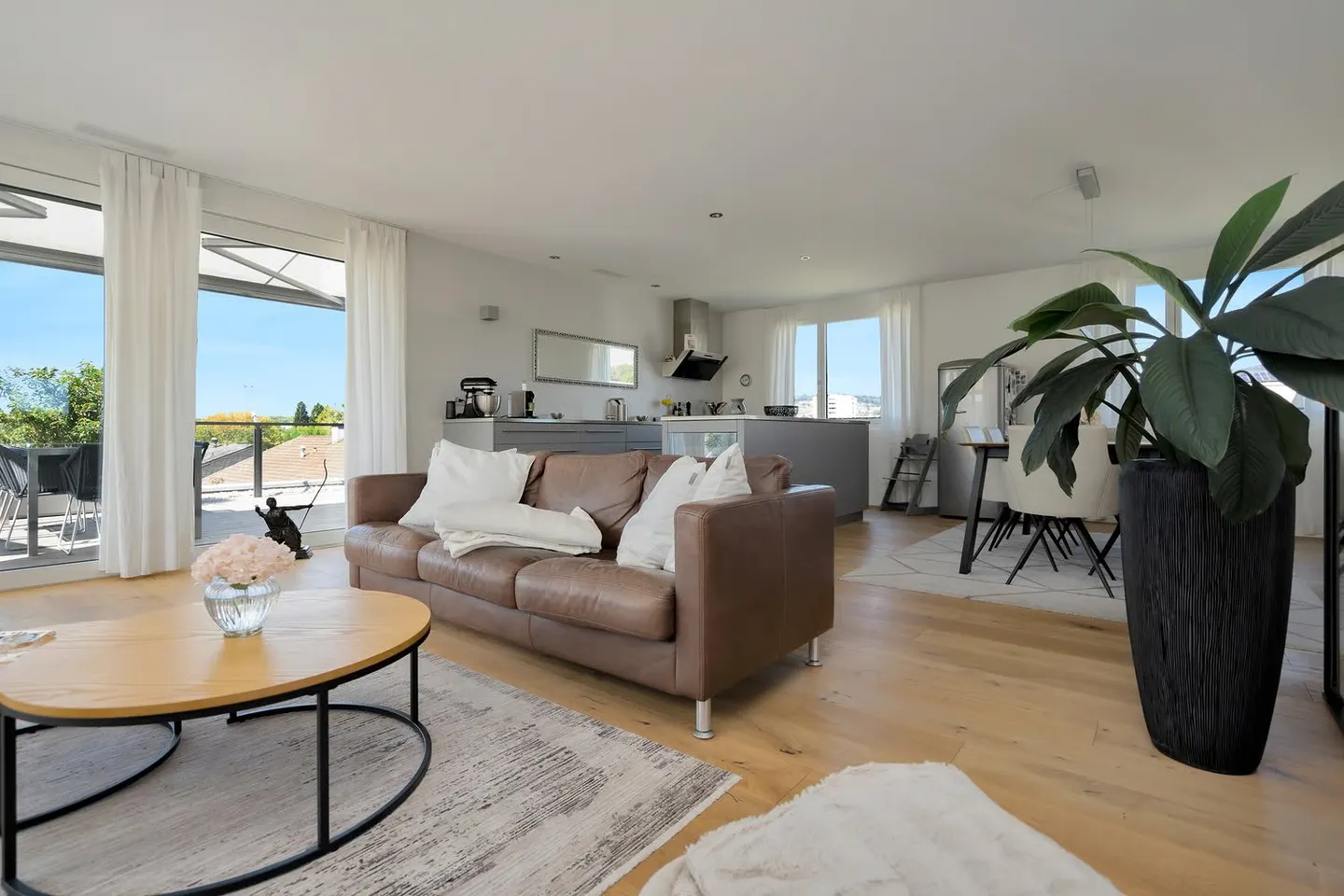 Appartement en attique de 4,5 pièces avec grande terrasse à Ostermundigen - Photo 4 sur 24