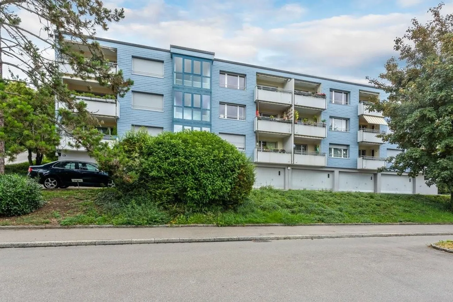 Living in a Quiet Location in Winterthur - Photo 1 of 7