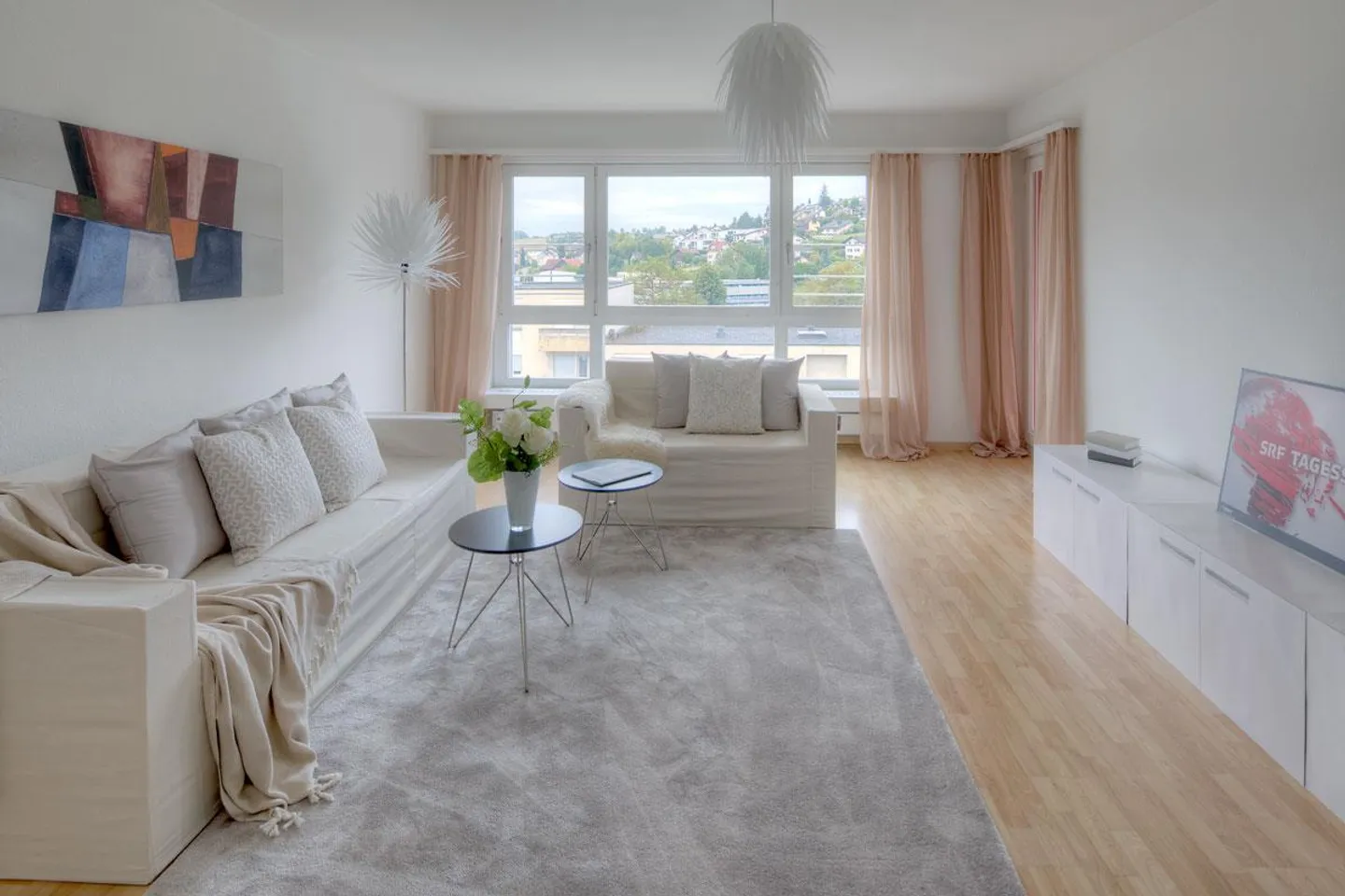 Plenty of space for your dream! - Photo 2 of 13