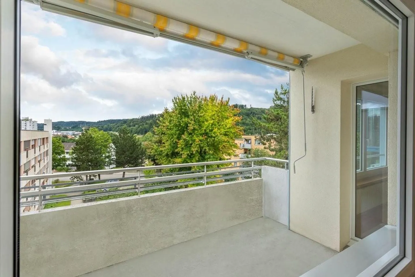 Living in a Quiet Location in Winterthur - Photo 7 of 7