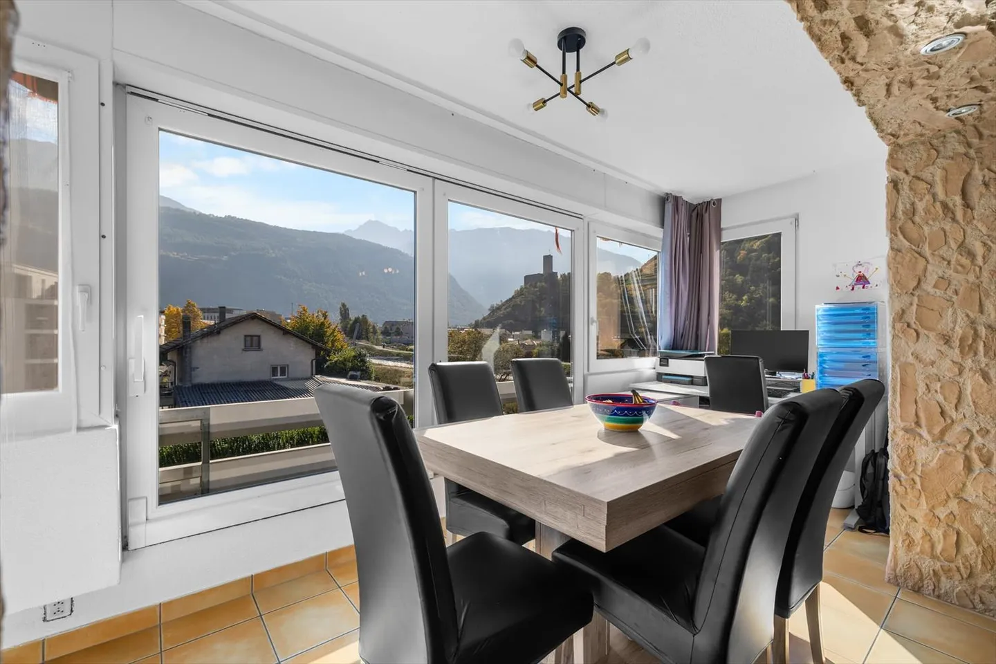 Magnifico appartamento di 4,5 locali a Martigny con vista panoramica - Foto 2 di 9