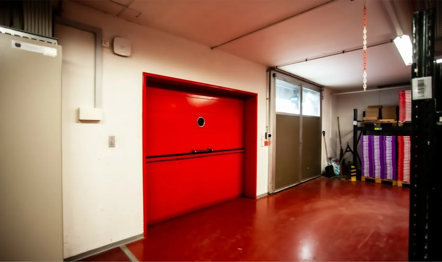 Warehouse, Production & Administrative Spaces in the Bern Economic Area - Photo 8 of 12