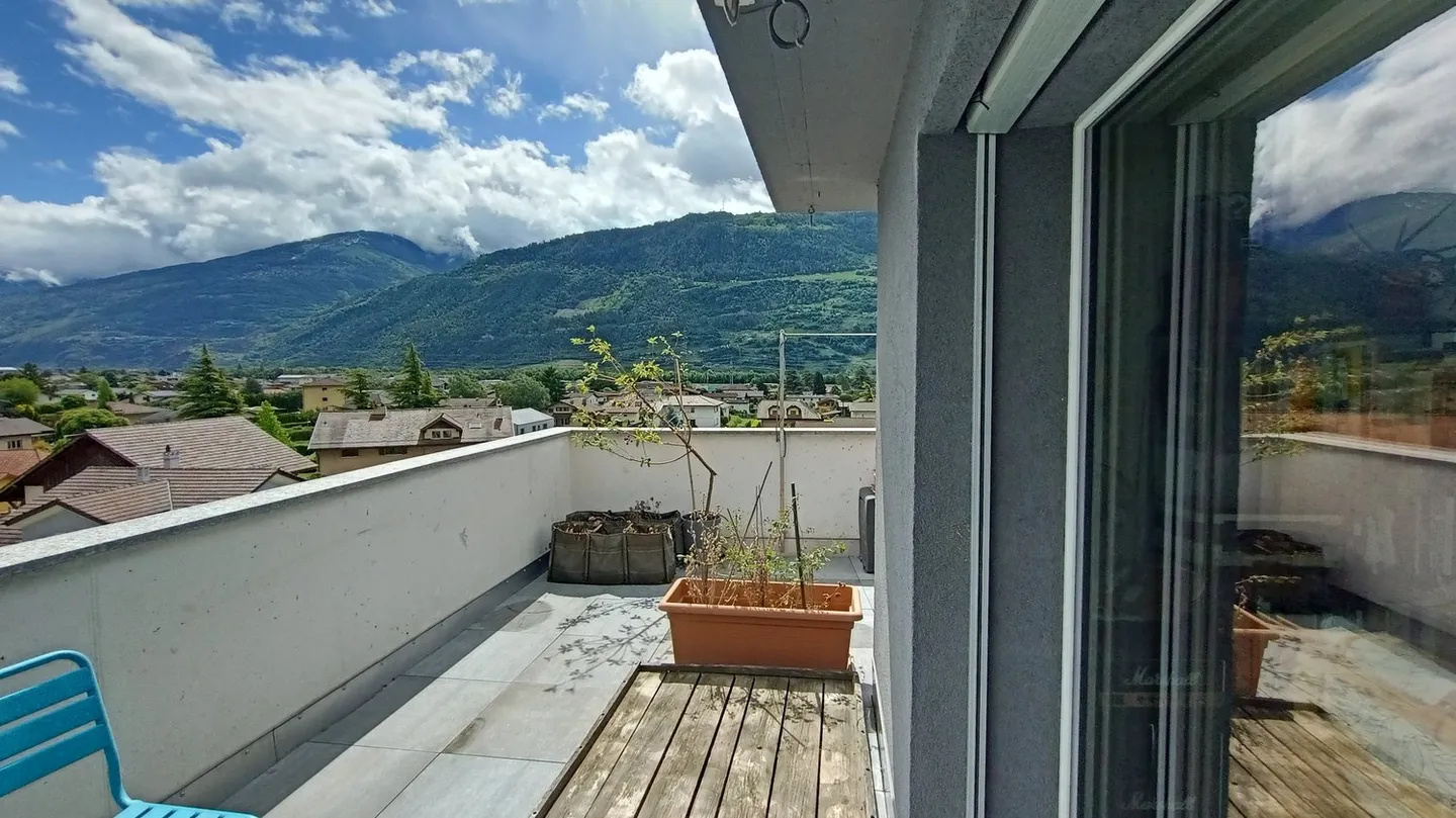 Magnificent Corner Apartment with 66 m2 Panoramic Terrace - Photo 12 of 16