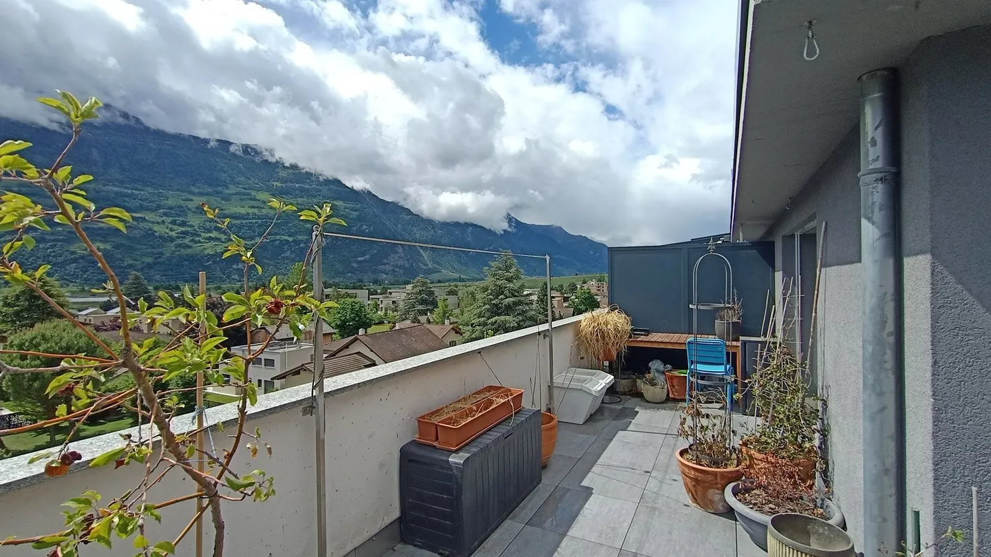 Magnificent Corner Apartment with 66 m2 Panoramic Terrace - Photo 13 of 16