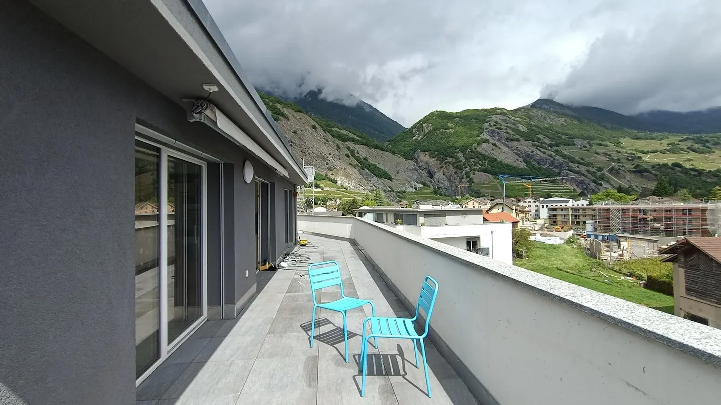 Magnificent Corner Apartment with 66 m2 Panoramic Terrace - Photo 15 of 16