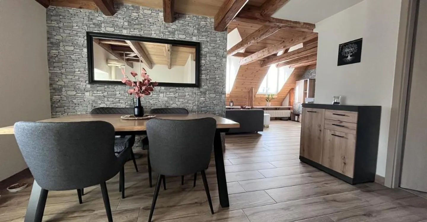 Wunderschöne 3,5-Zimmer-Wohnung in der Nähe des Stadtzentrums - Foto 3 von 12