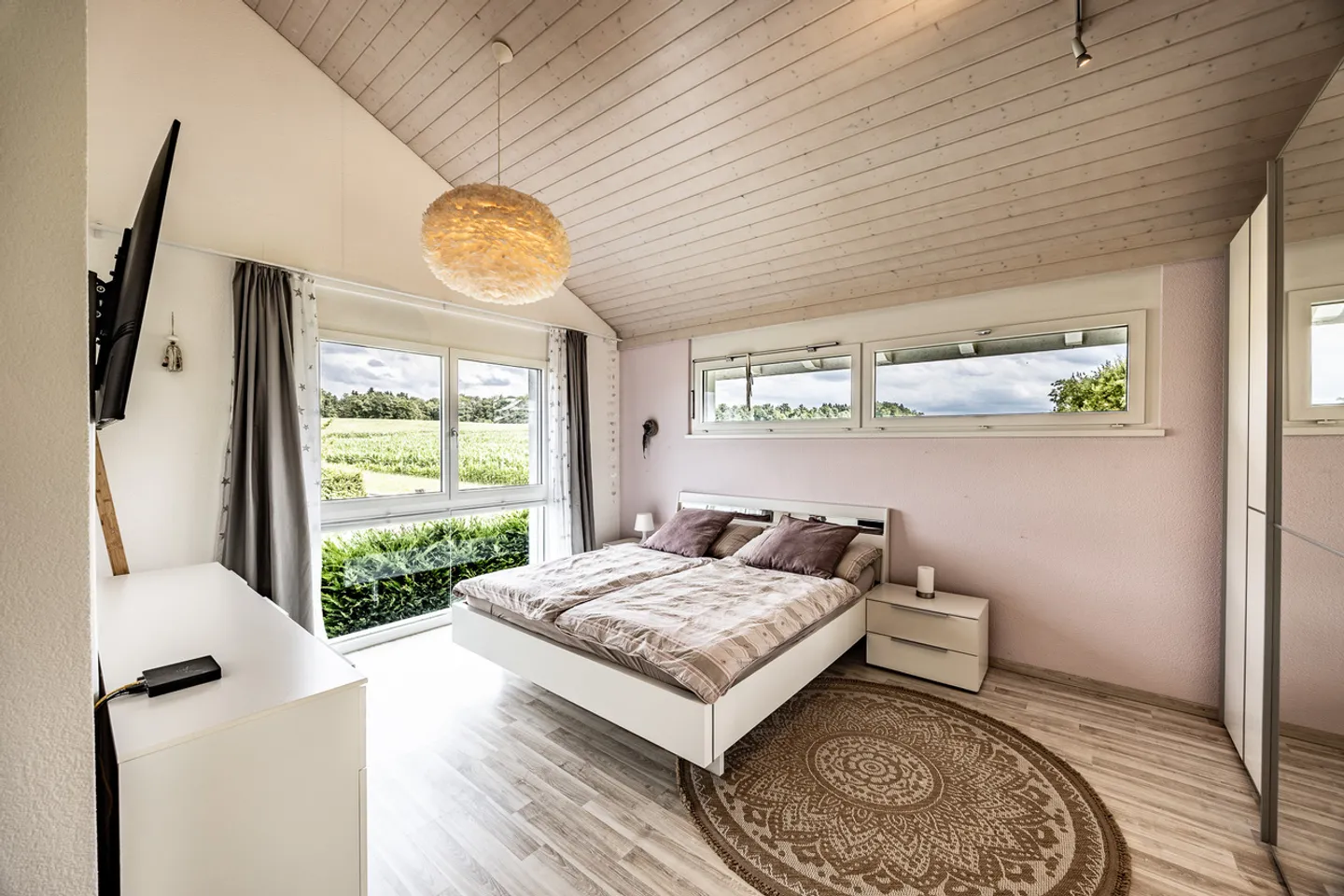 Your Family Paradise - Modern Dream House in Top Condition - Photo 5 of 11