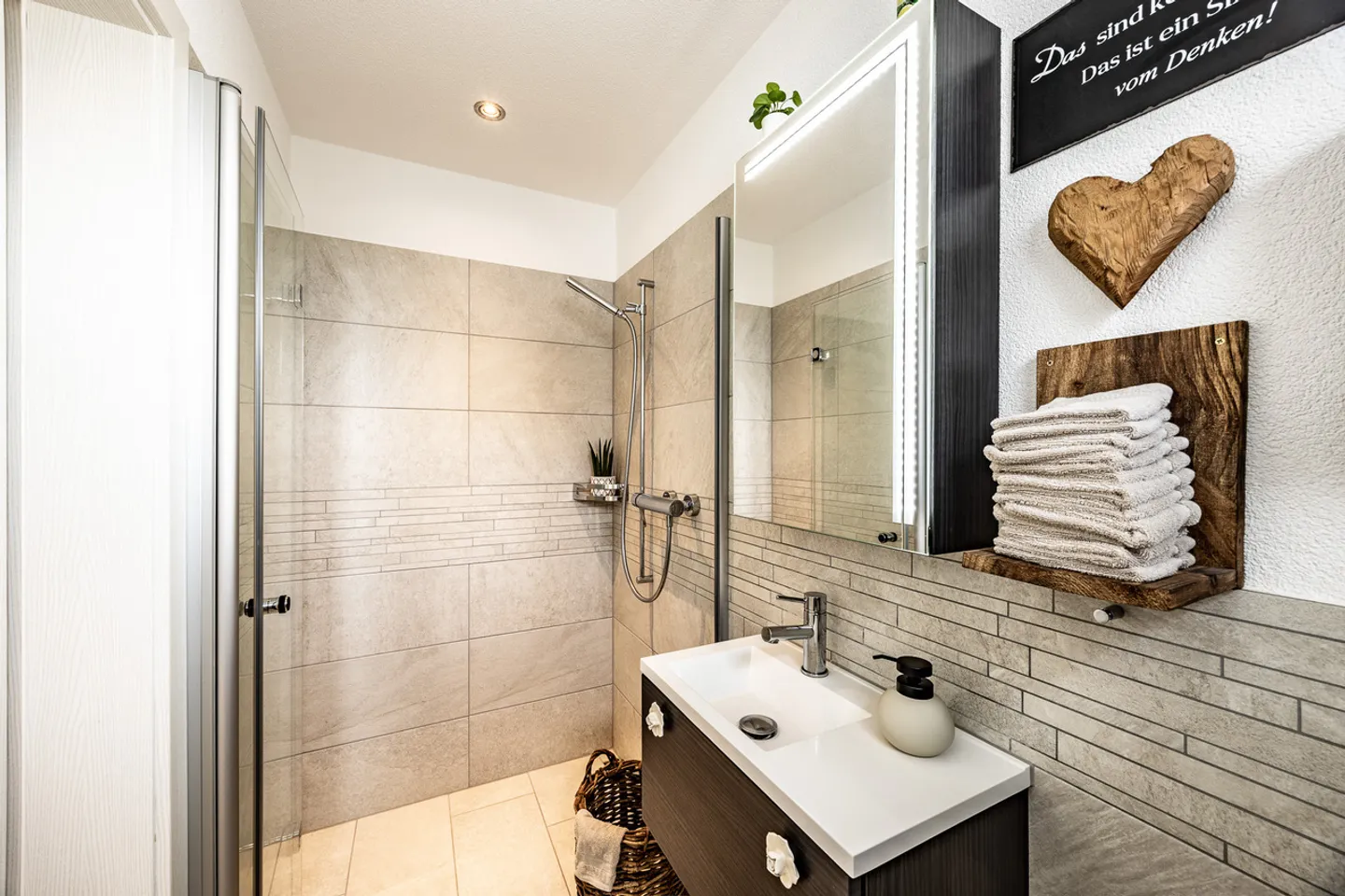 Your Family Paradise - Modern Dream House in Top Condition - Photo 7 of 11