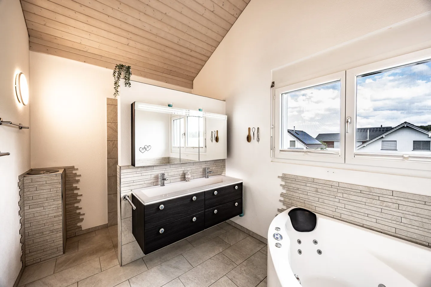 Your Family Paradise - Modern Dream House in Top Condition - Photo 8 of 11