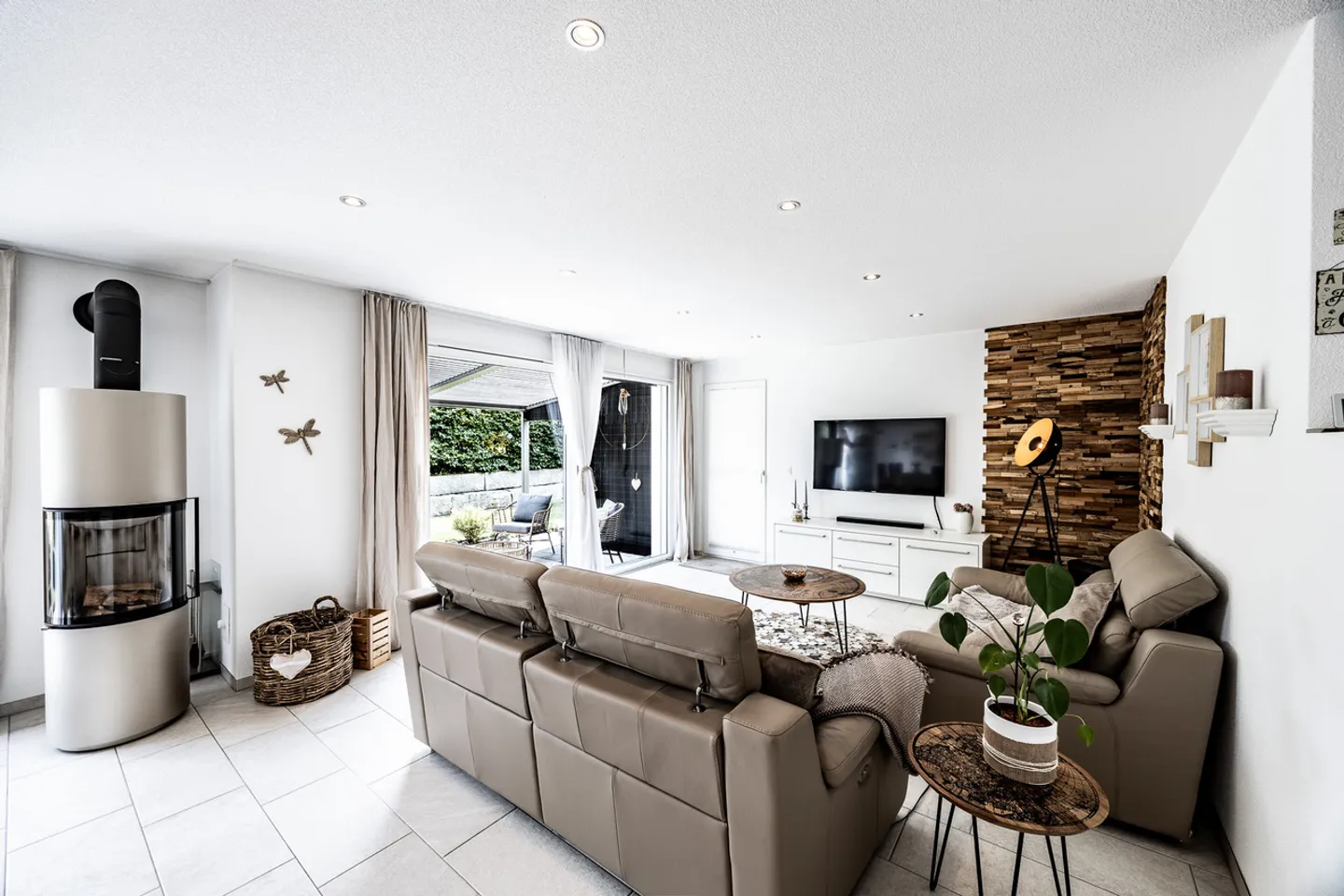 Your Family Paradise - Modern Dream House in Top Condition - Photo 2 of 11