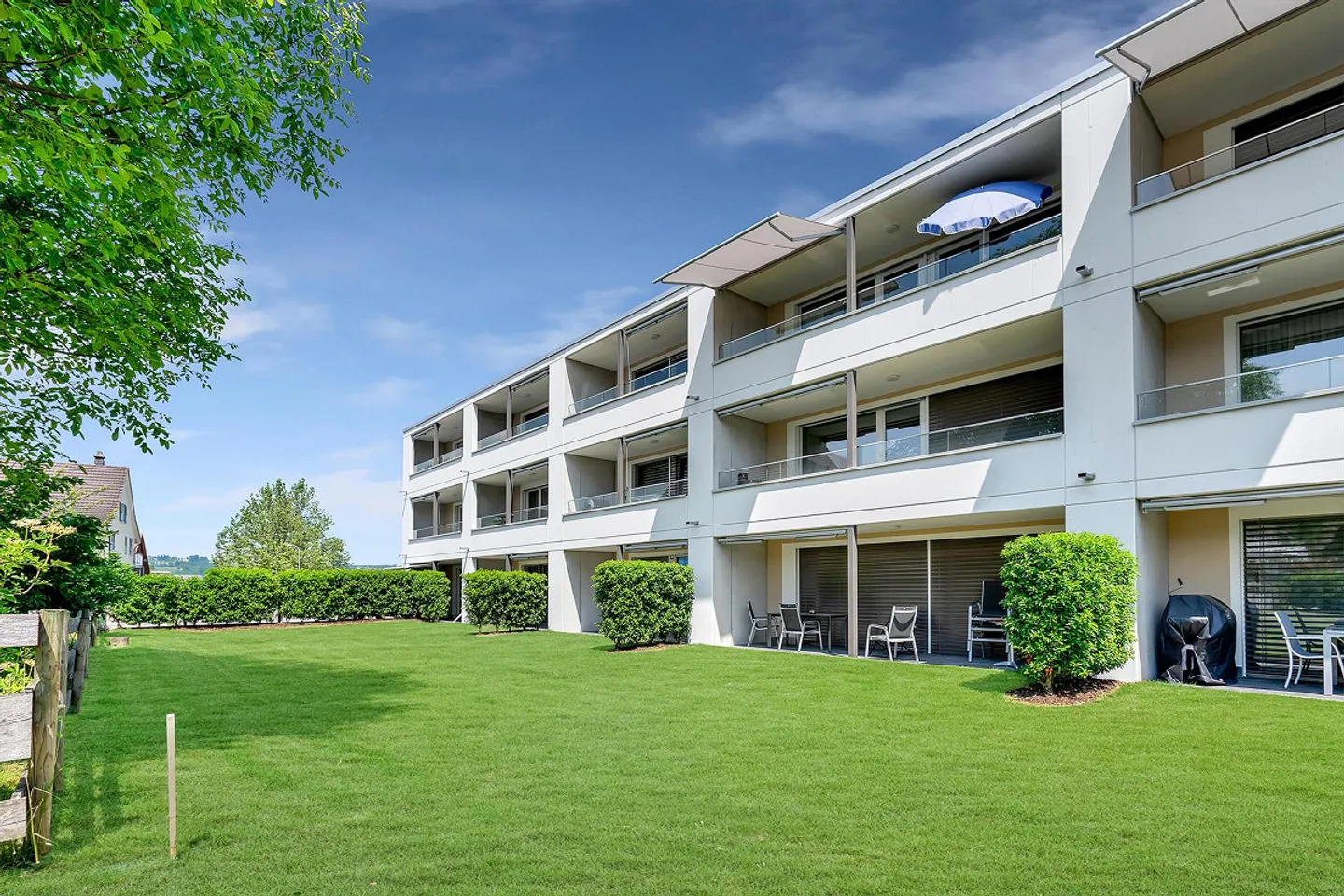 Appartement moderne de 3,5 pièces avec balcon - Photo 2 sur 11