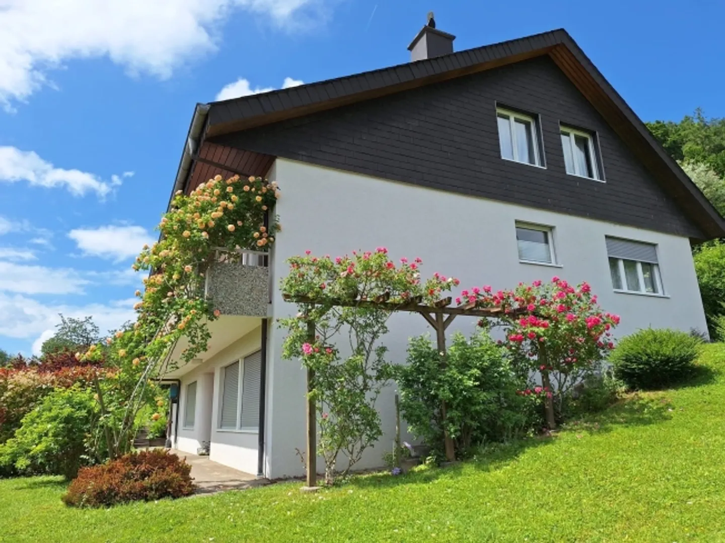 8-Room House with Conservatory and Panoramic View of Gränichen & the Mountains - Photo 1 of 13