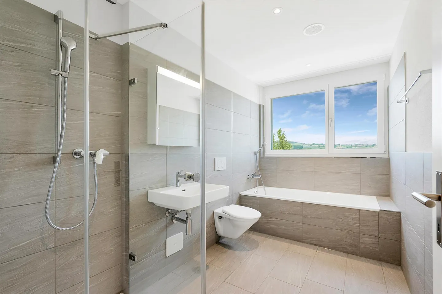 Appartement moderne de 3,5 pièces avec balcon - Photo 4 sur 11