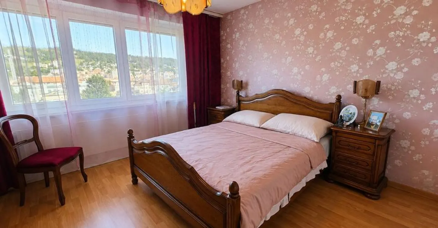 Geräumige 4,5-Zimmer-Wohnung mit 1 Garagenbox - Foto 6 von 9