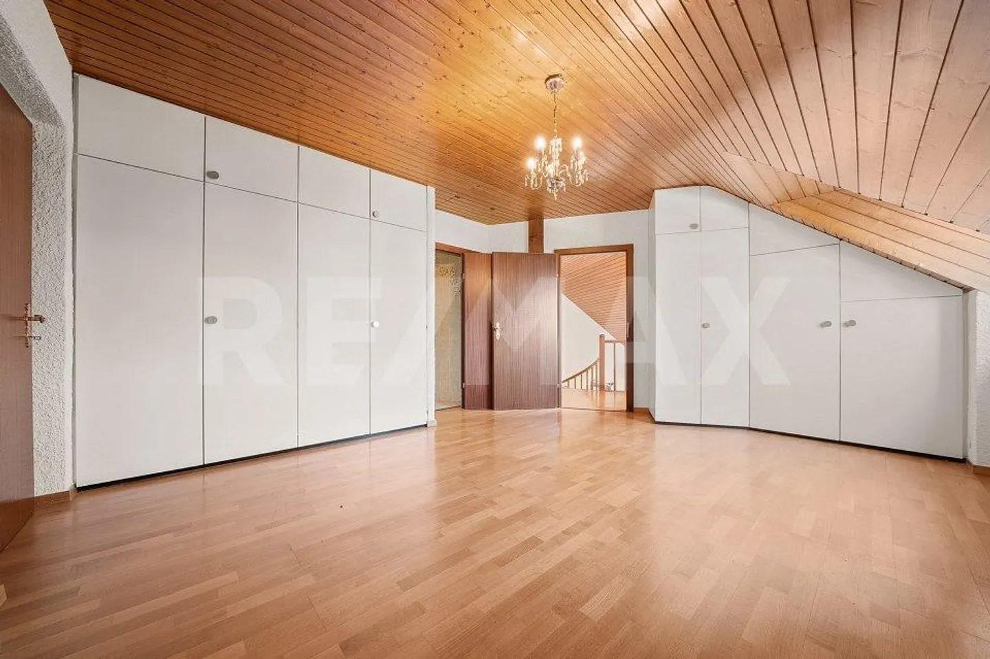 Am See: geräumige Villa mit 7,5 Zimmern und 320 m² - Foto 13 von 13