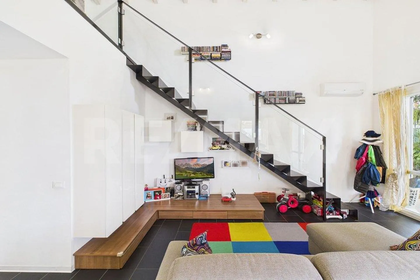 CADEGLIANO-VICONAGO (VA) - Modern, quiet house with panoramic views and expansion possibilities - Photo 7 of 13