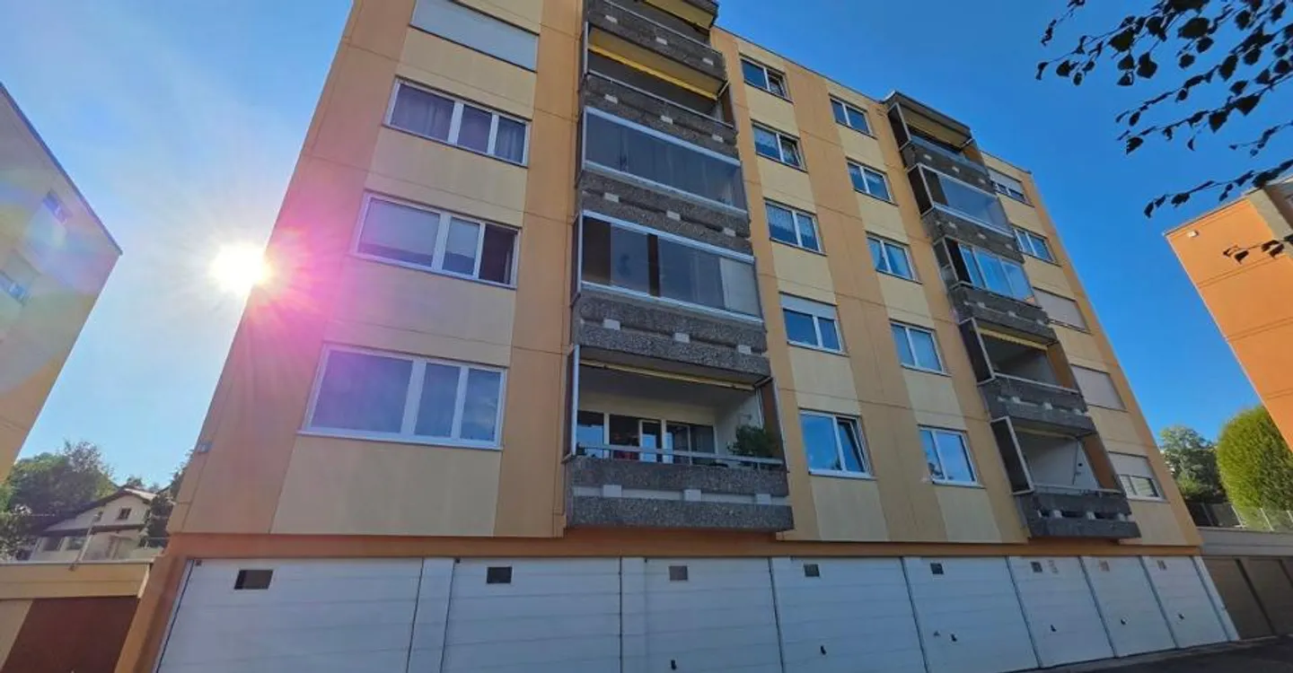 Geräumige 4,5-Zimmer-Wohnung mit 1 Garagenbox - Foto 8 von 9