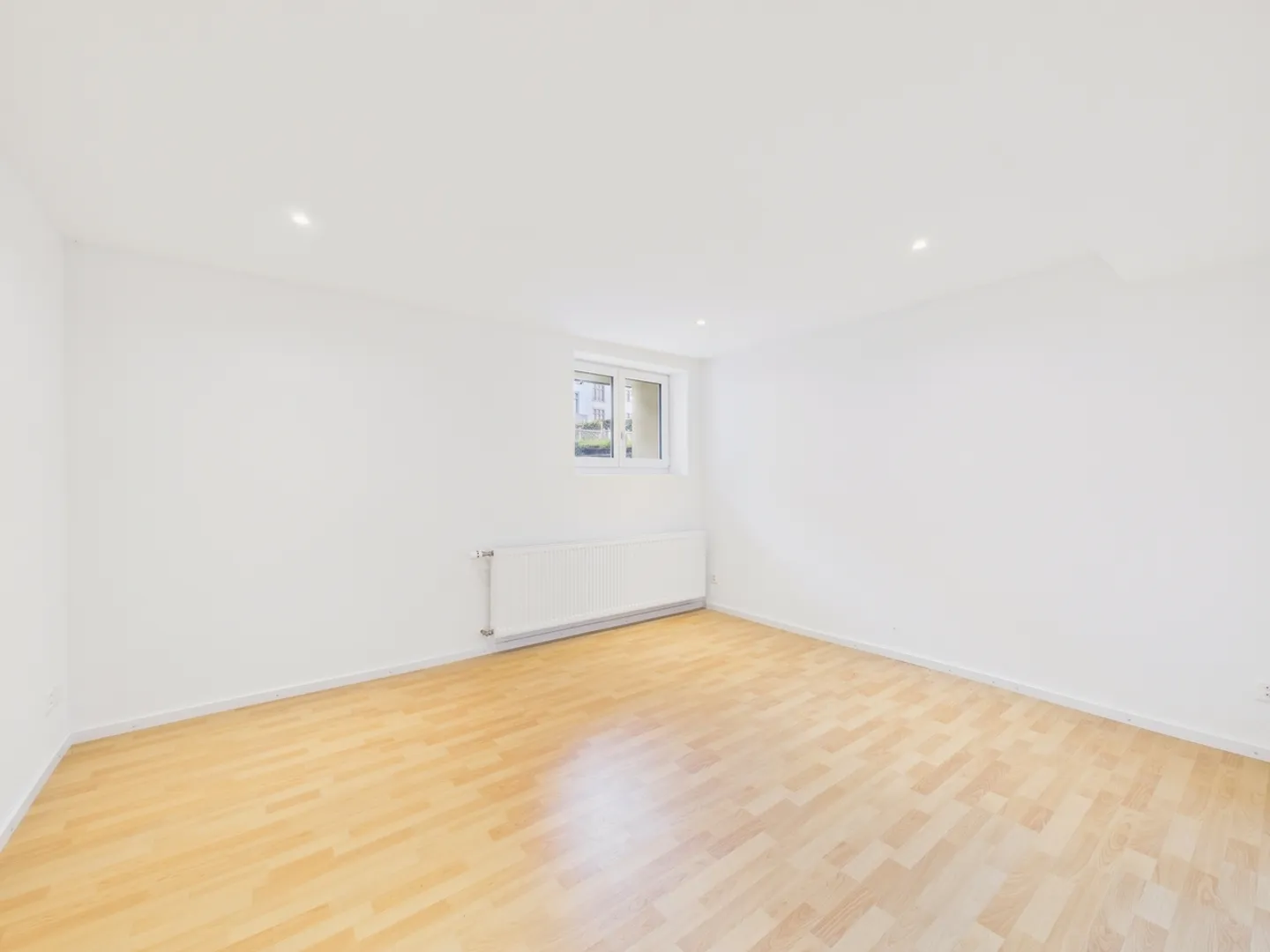 Modern multi-generational house with three separate apartments in a preferred location in Goldach (SG) - completely renovated, sunny and versatile - Photo 7 of 13