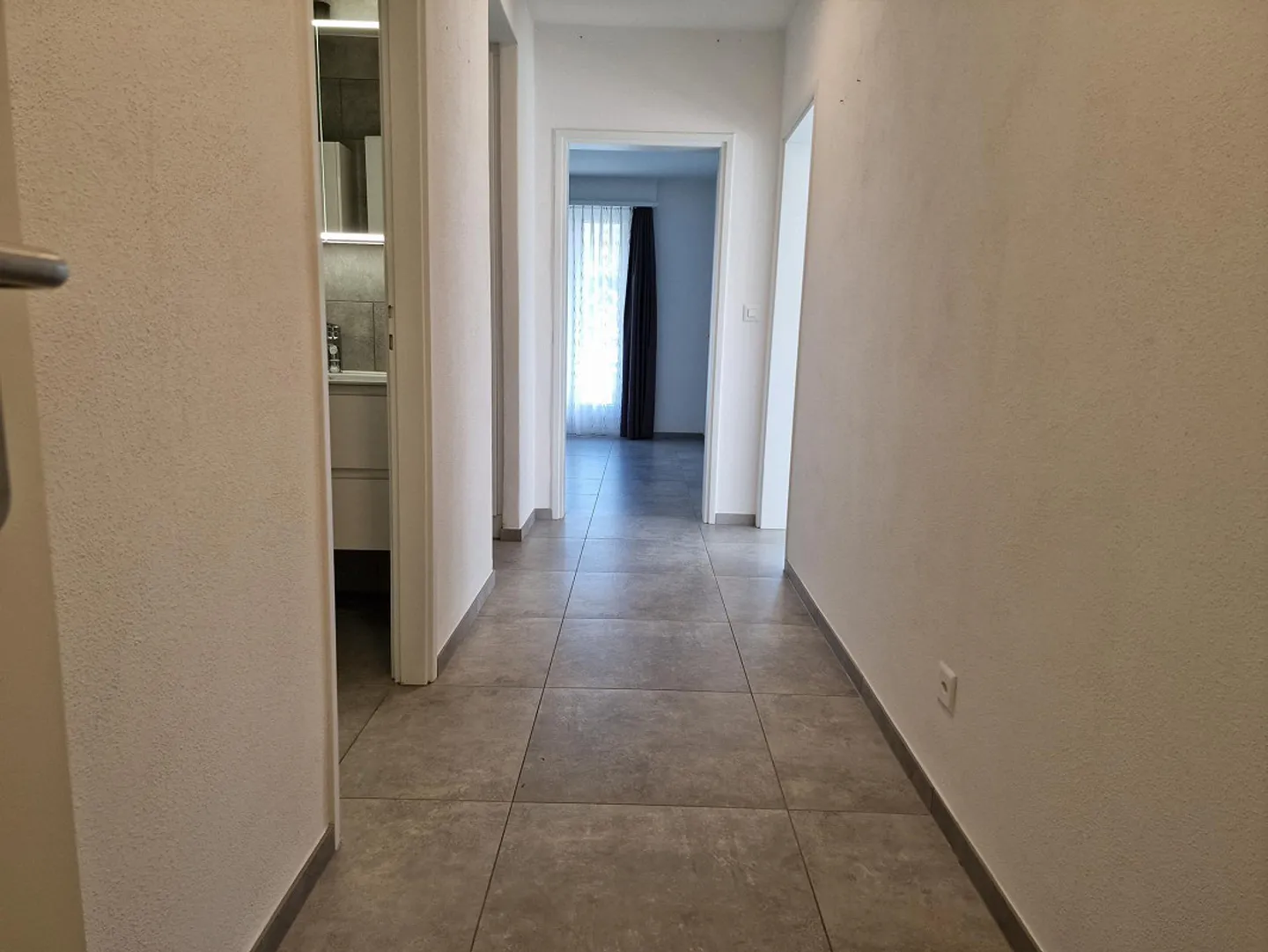 Appartamento affascinante 2,5 camere con 2 balconi - Foto 7 di 10