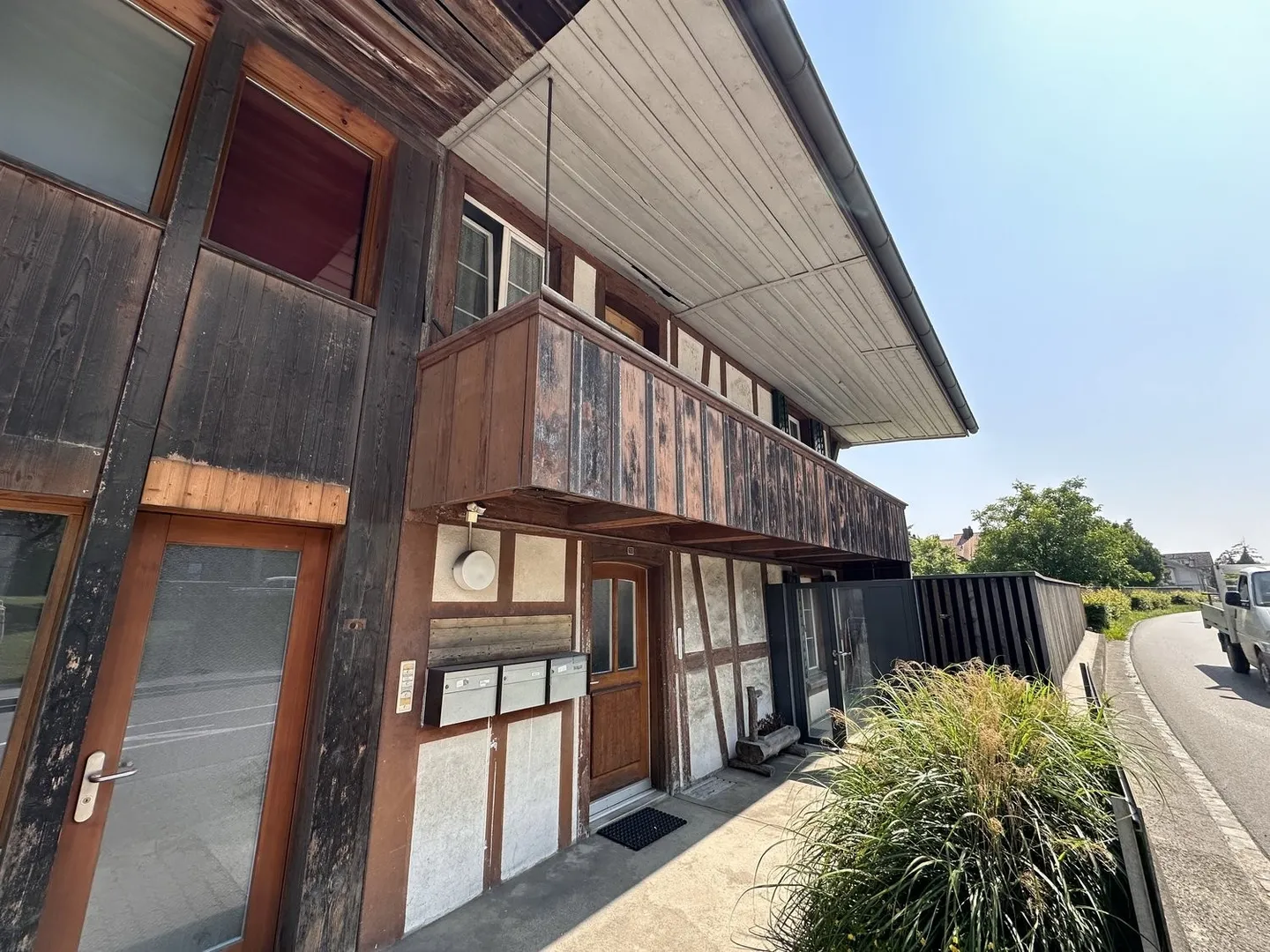 Wohnidylle in Aarberg: 4.5-Zimmerwohnung mit Balkon und Gartennutzung - Photo 1 of 9