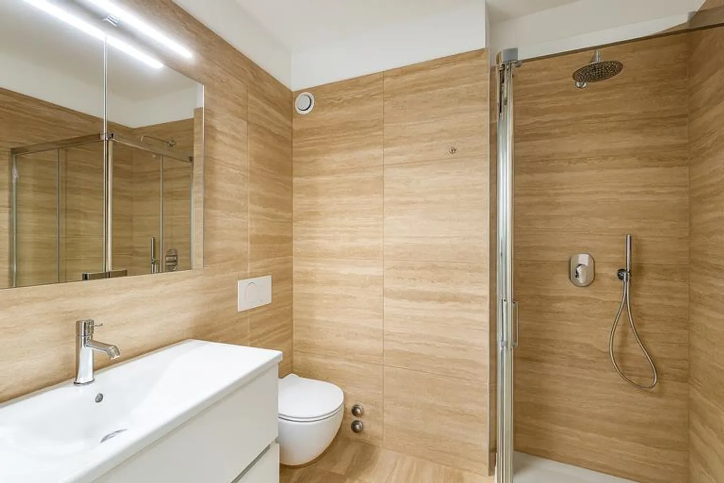 LUGANO - Appartement 4.5 pièces avec terrasse et vue dégagée à louer - Photo 5 sur 9