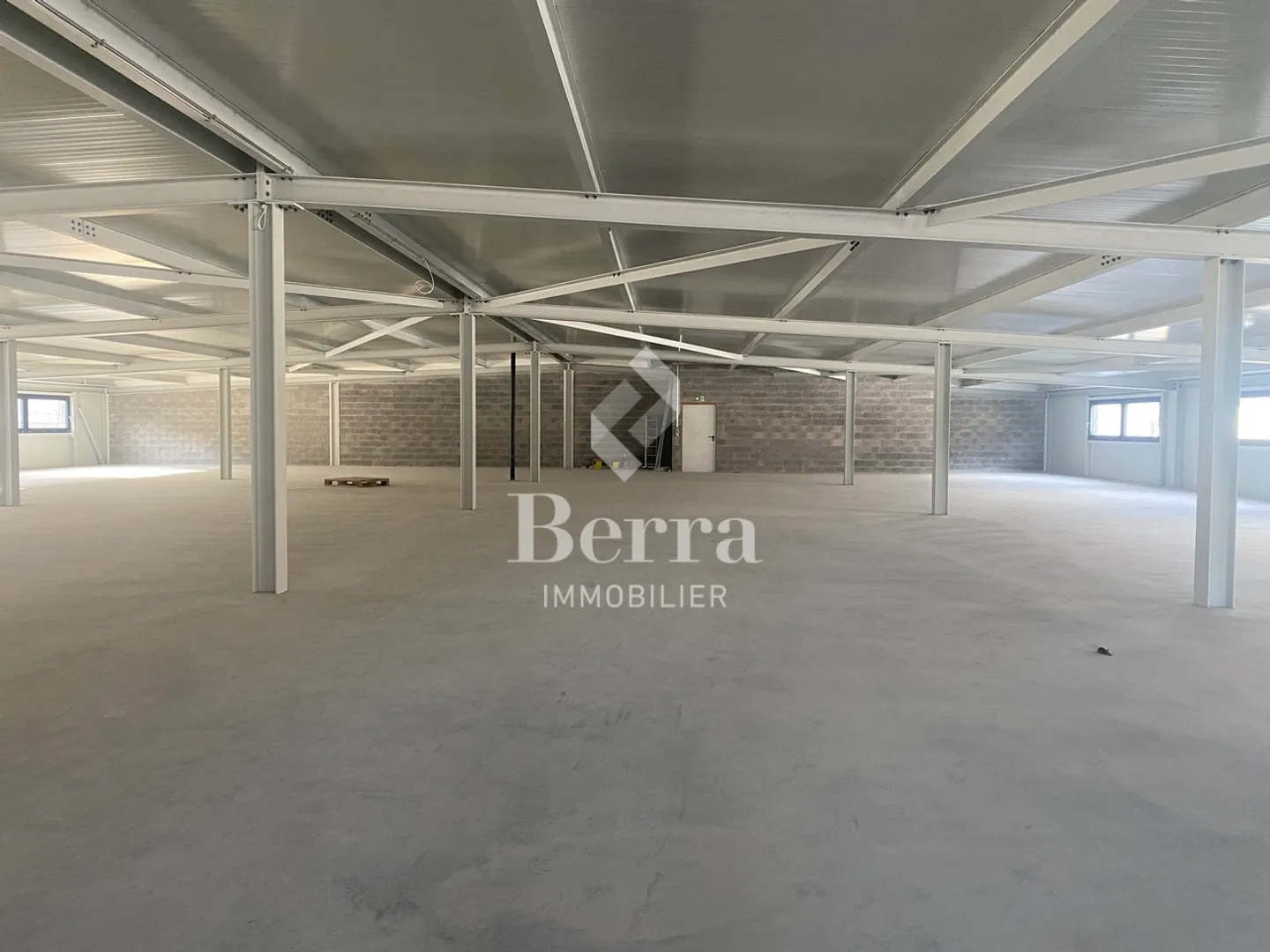 Nouvelle halle commerciale/industrielle à Fully! - Photo 1 sur 6