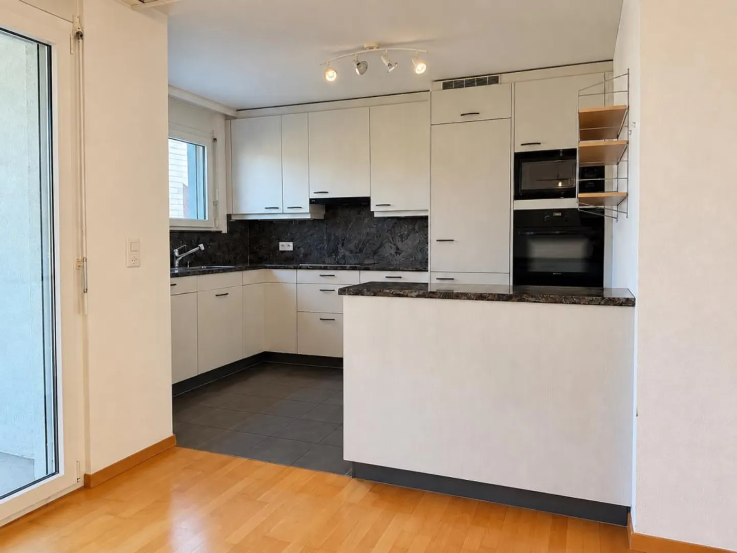 Charmante Familienwohnung in Bottighofen - Foto 3 von 11