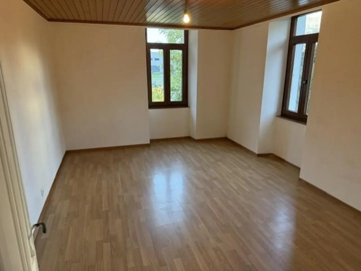 Aufenthalt, ausgestattete Küche, 2 Schlafzimmer, Badezimmer, WC, Park inklusive, ruhige Nachbarschaft, keine Haustiere - Foto 3 von 5