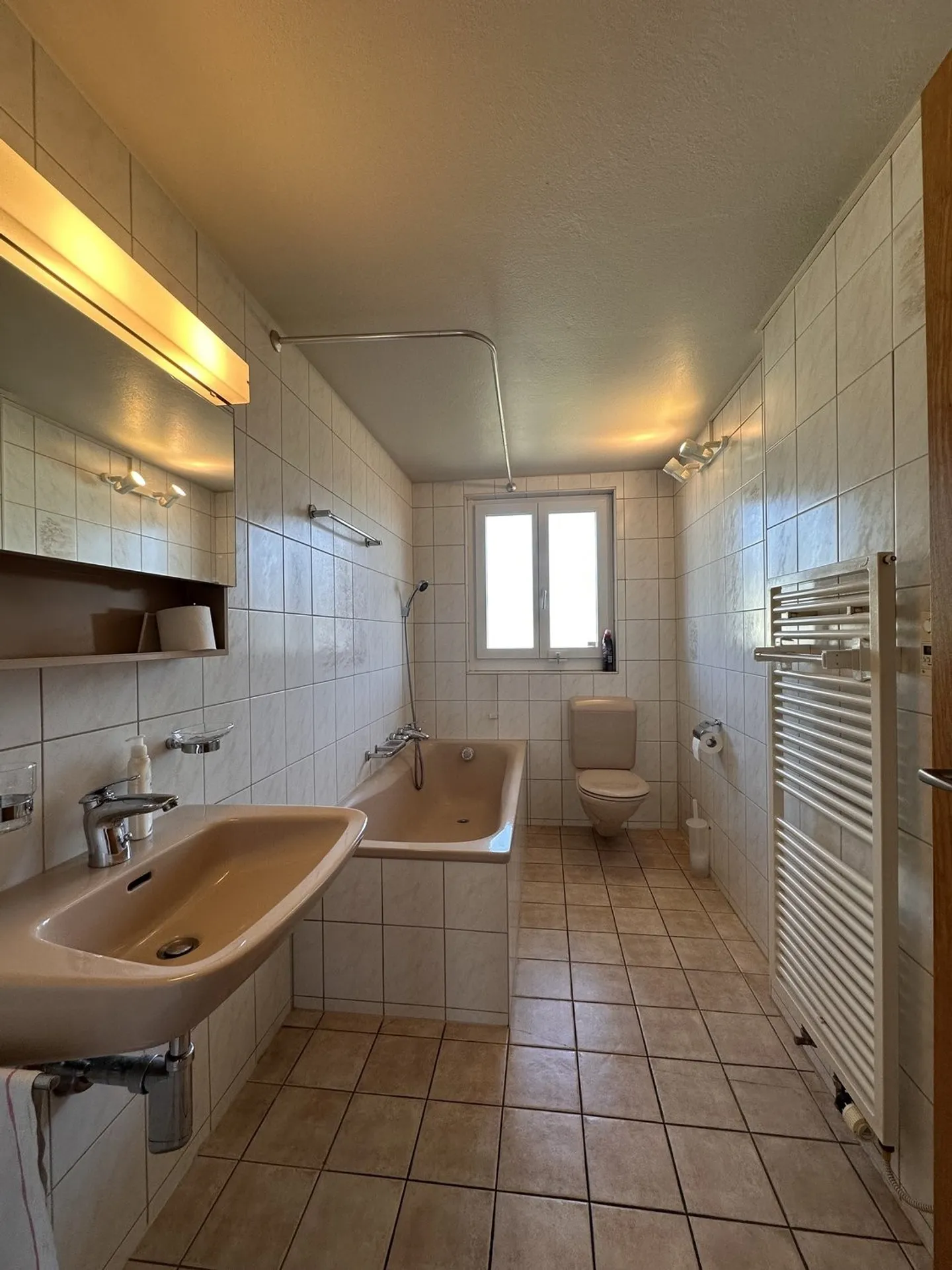 Wohnidylle in Aarberg: 4.5-Zimmerwohnung mit Balkon und Gartennutzung - Photo 6 of 9