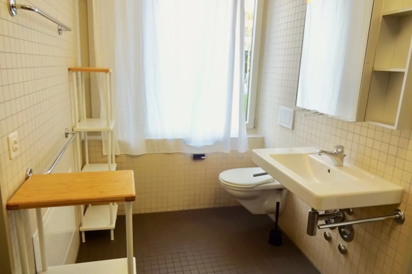 ONLINE VIEWING shared room - Photo 5 of 10