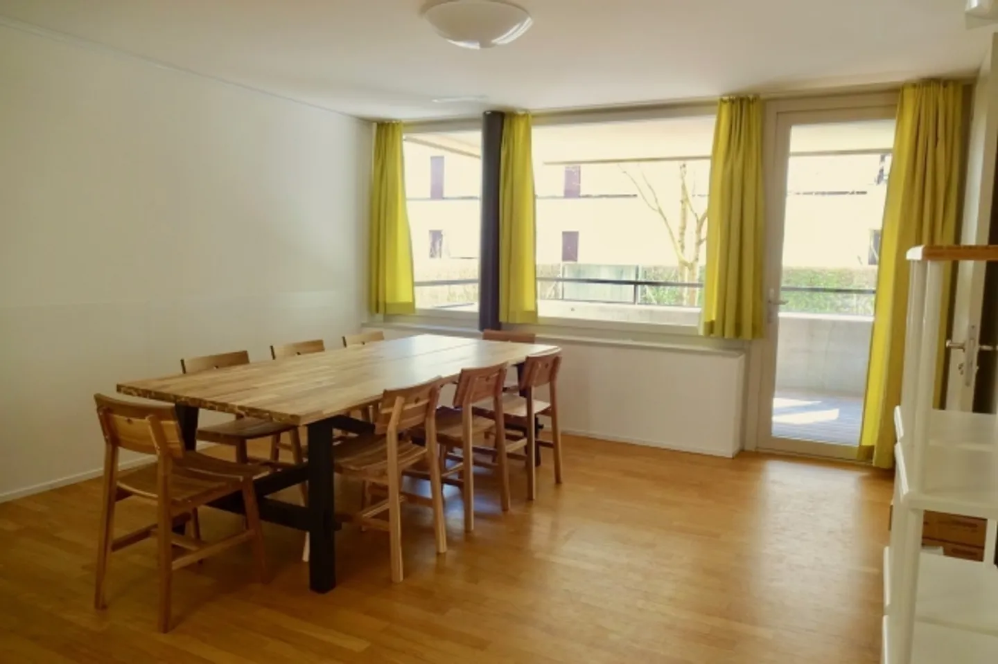 ONLINE VIEWING shared room - Photo 7 of 10