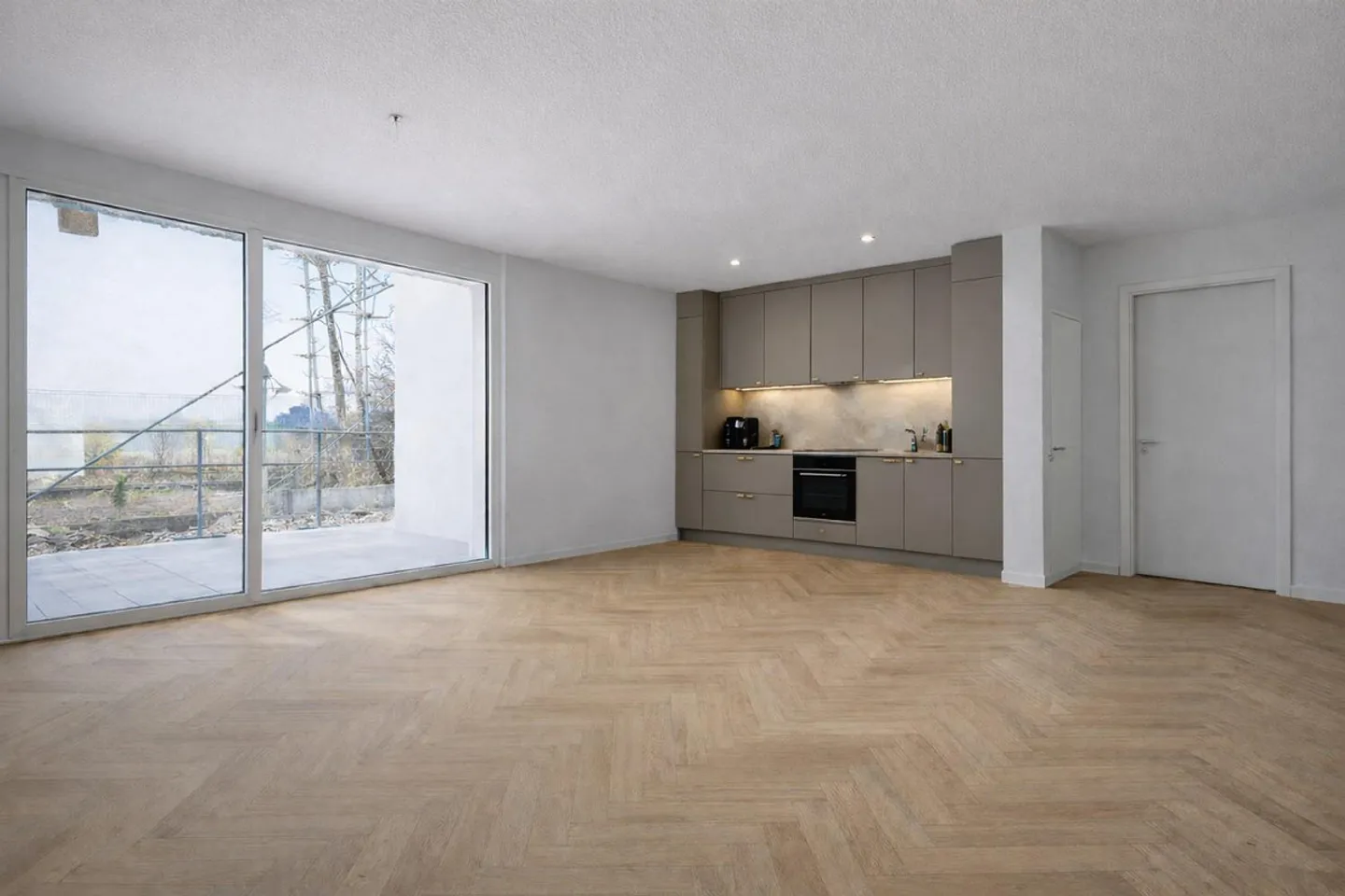 Top modern freshly renovated 2.5-room apartment for rent! - Photo 2 of 4