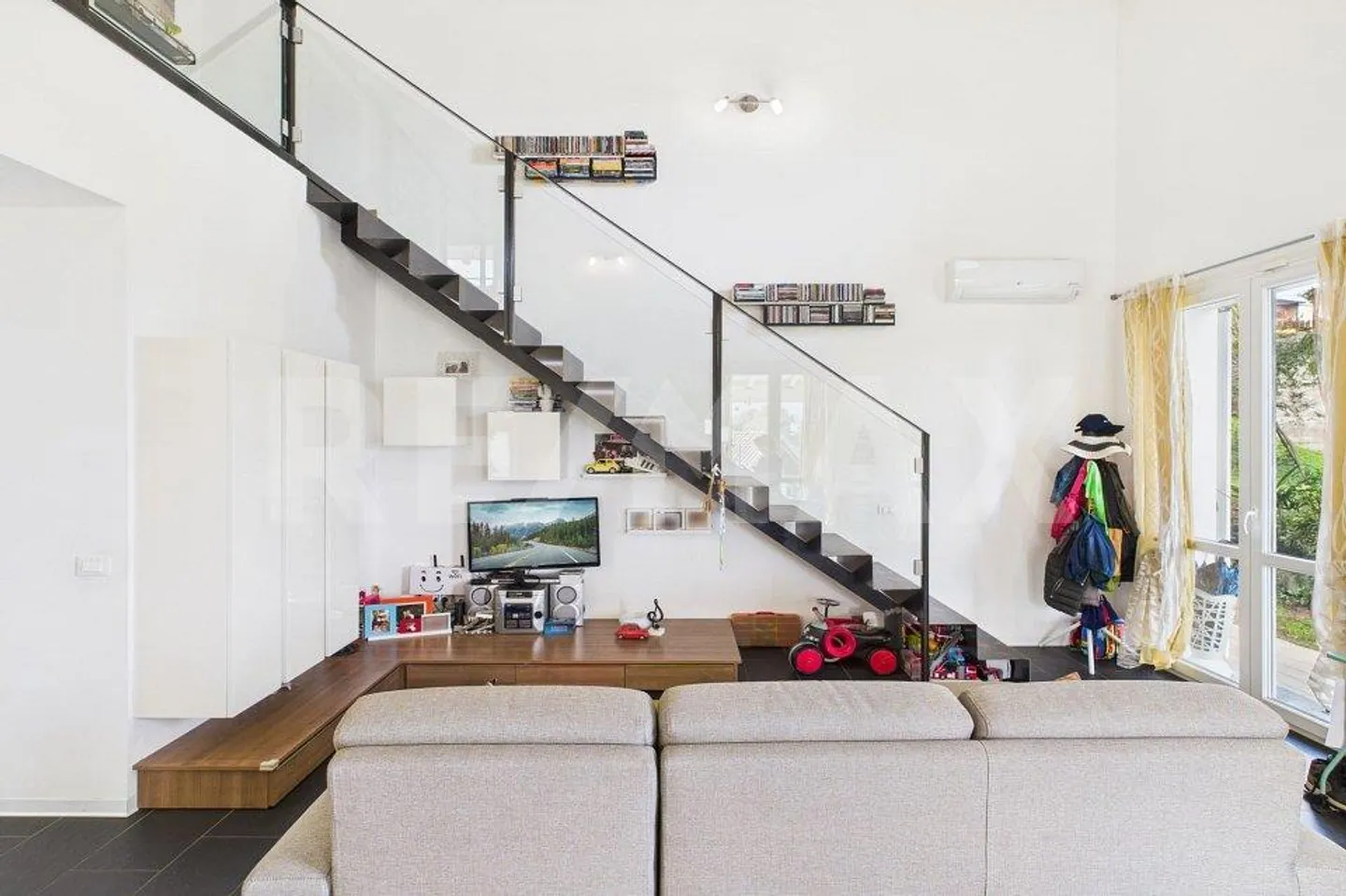 CADEGLIANO-VICONAGO (VA) - Modern, quiet house with panoramic views and expansion possibilities - Photo 13 of 13