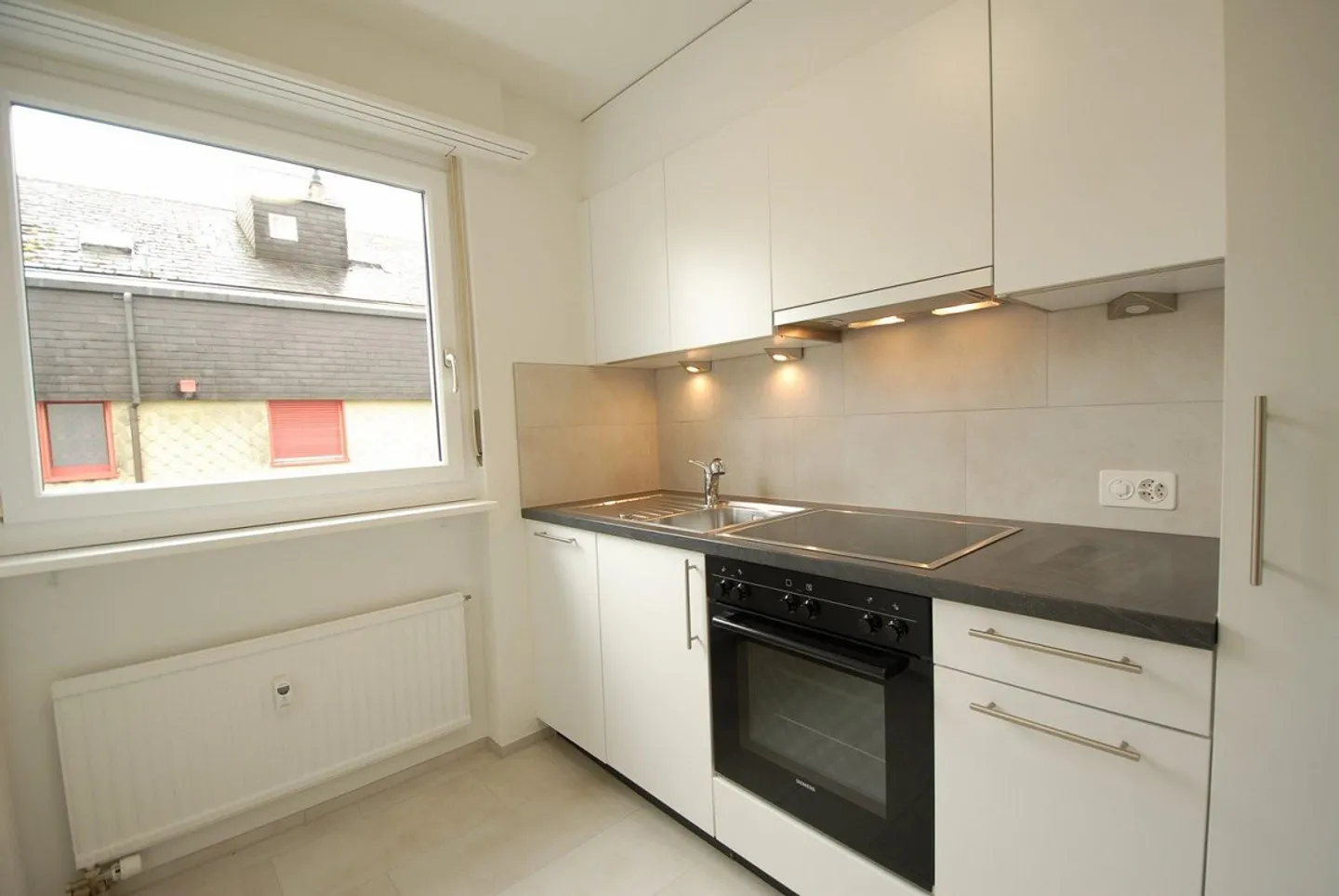 Appartamento ristrutturato di 3 stanze in una posizione tranquilla - Foto 8 di 13