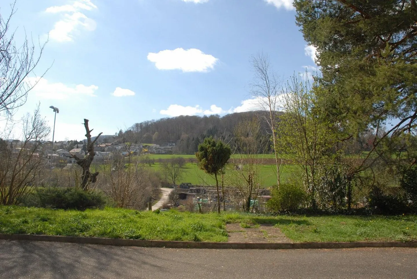 Appartamento ristrutturato di 3 stanze in una posizione tranquilla - Foto 11 di 13