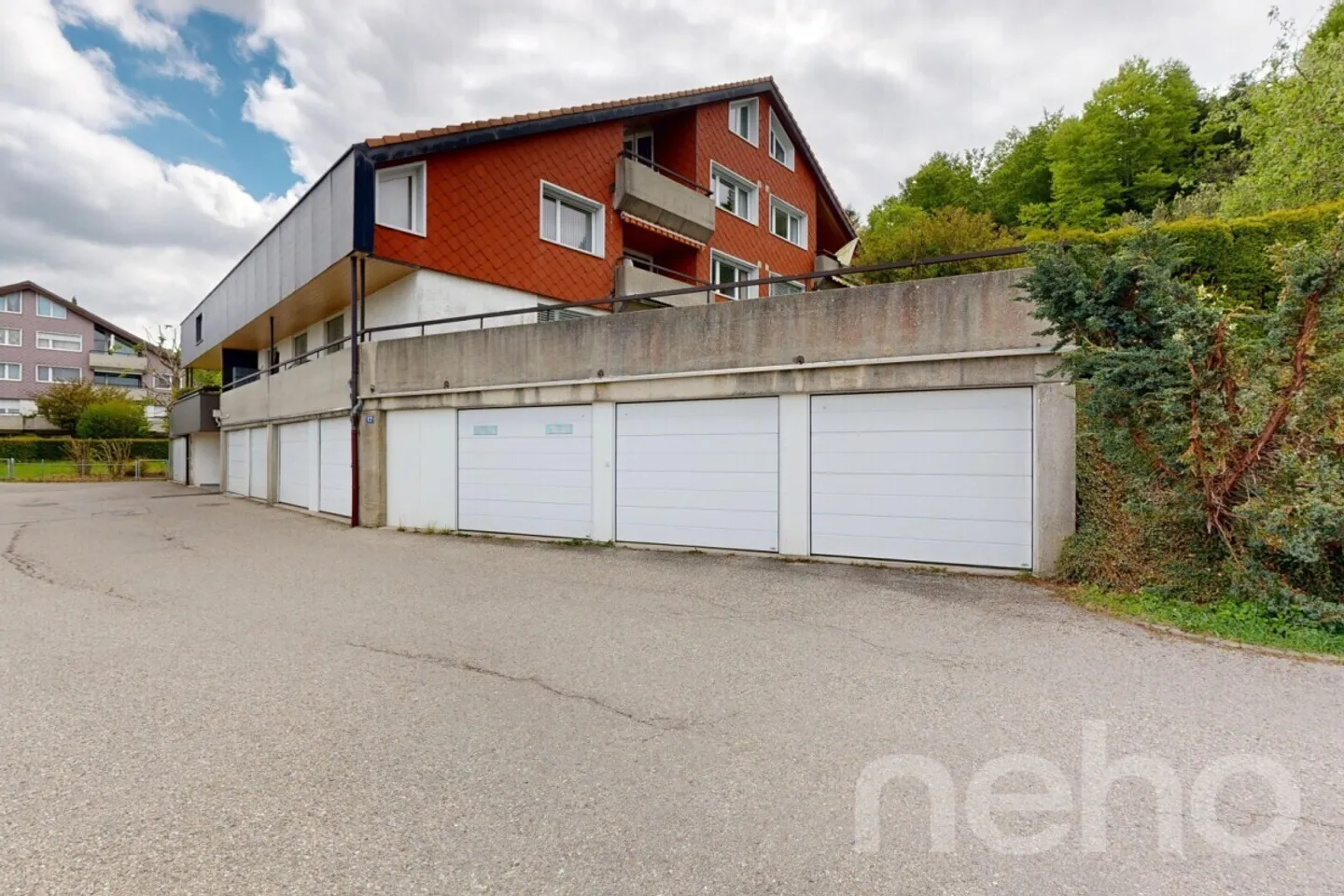 Family apartment with 5.5 rooms and 157 m² with fireplace and garage - Photo 2 of 12