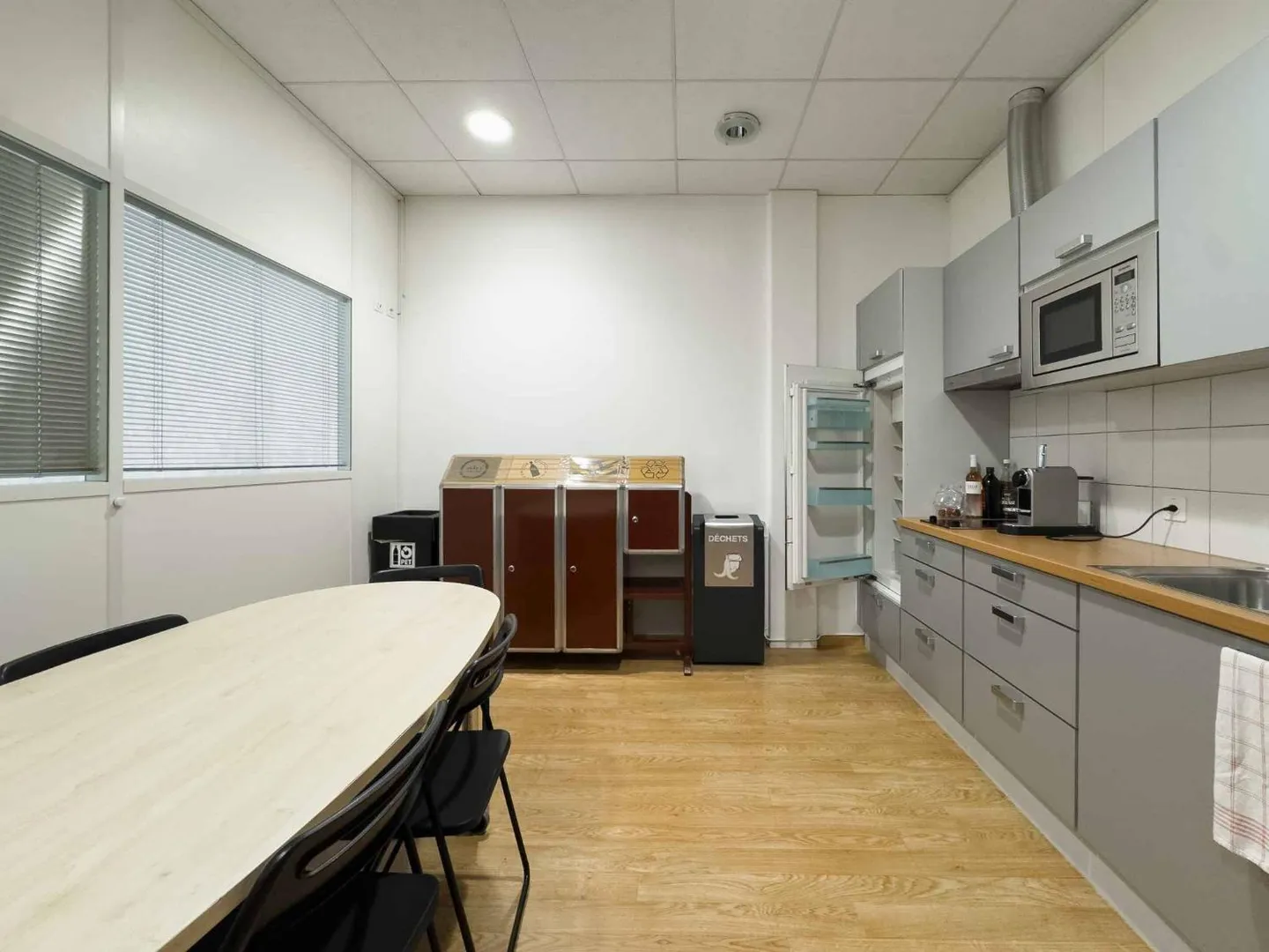 Bureau de 283 m² au 1er étage d'un bâtiment industriel à Lignon - Photo 4 sur 12