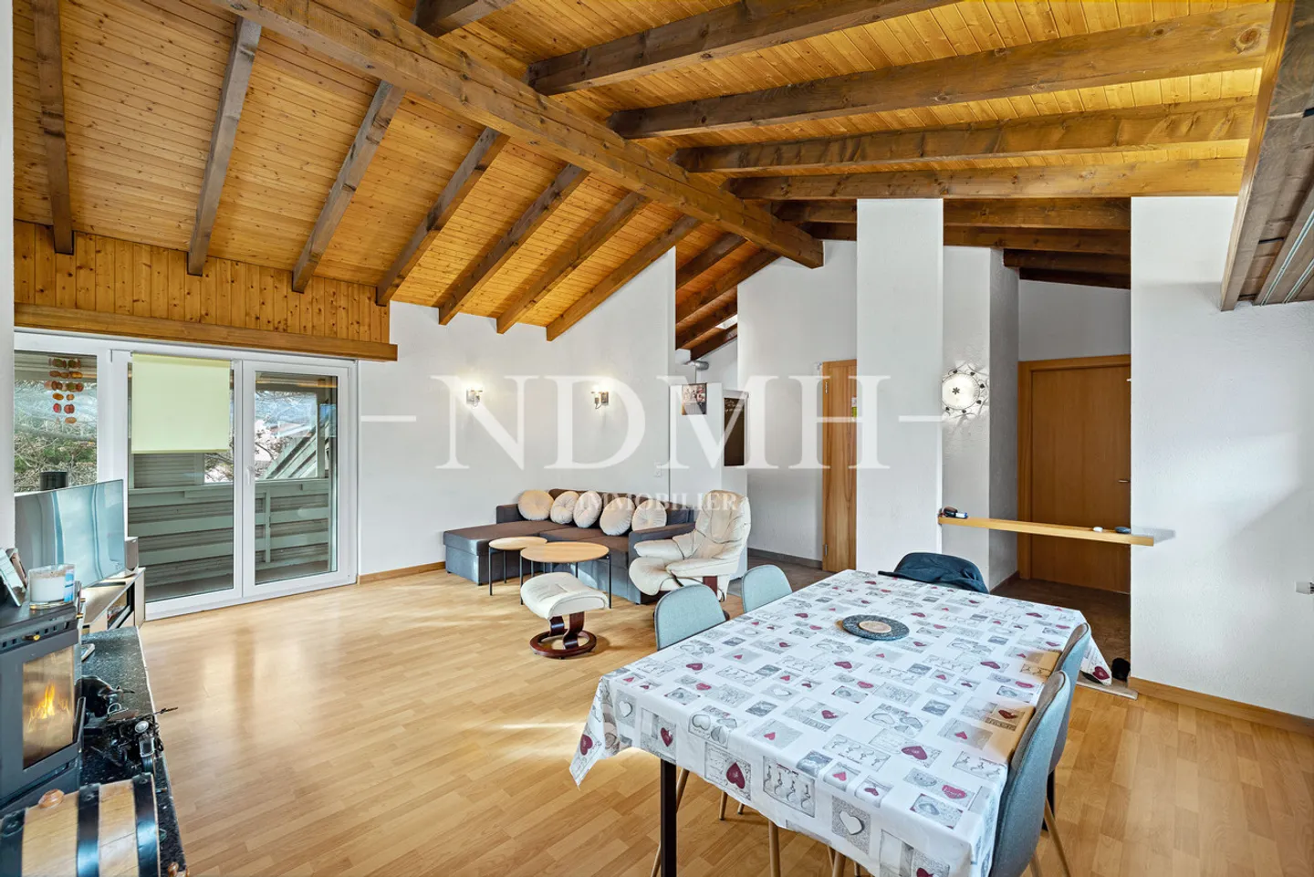 Charming Villa with Flexibility - Photo 9 of 12