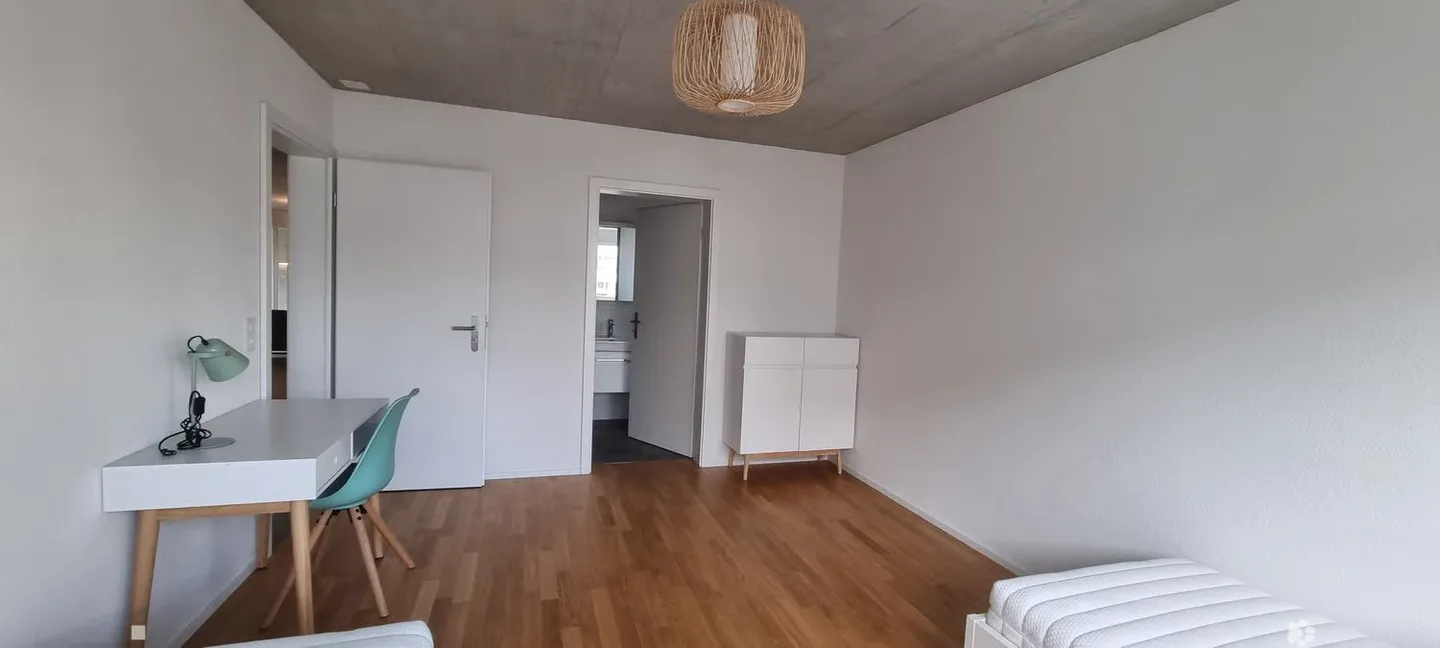 Möbliertes Zimmer mit Bad - Foto 1 von 8